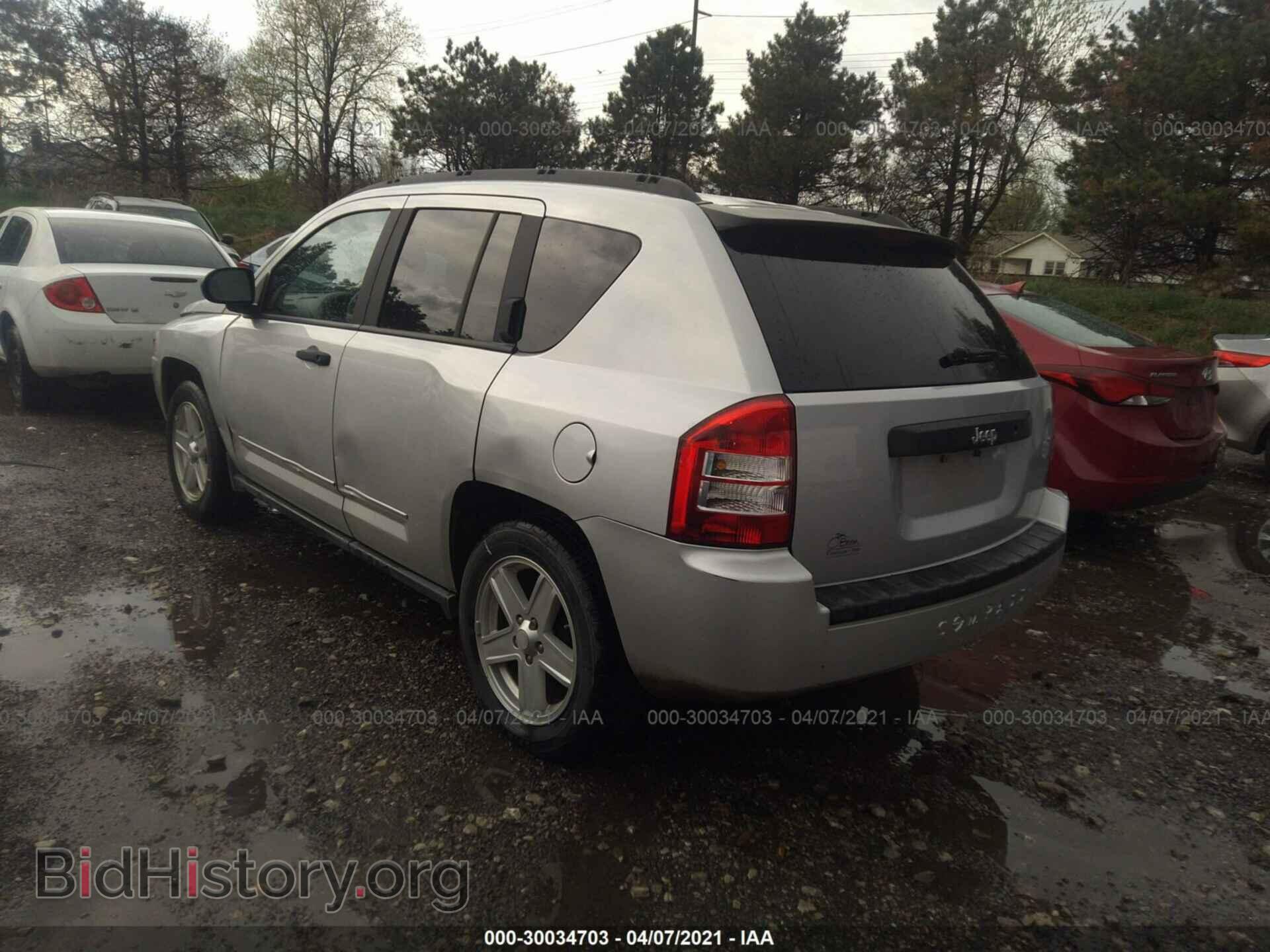 2010 JEEP COMPASS - VIN: 1J4NT1FB0AD671104 - Фото 3