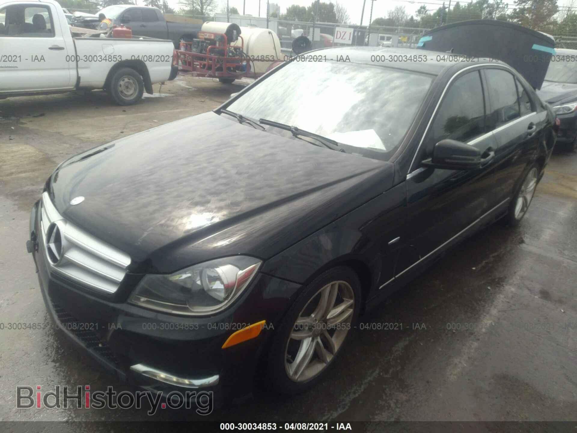2012 MERCEDES-BENZ C-CLASS - VIN: WDDGF4HB3CR215744 - Фото 2