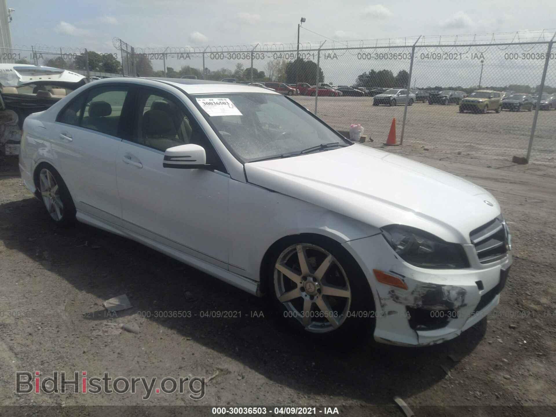 Photo WDDGF4HB0EA954281 - MERCEDES-BENZ C-CLASS 2014