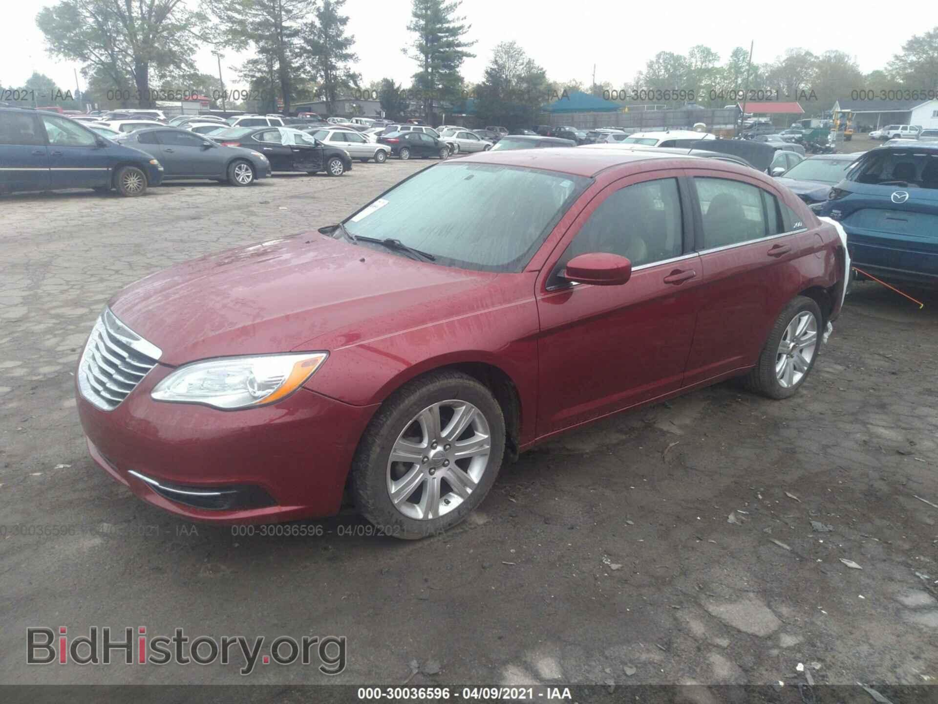 2011 CHRYSLER 200 - VIN: 1C3BC1FBXBN569186 - Фото 2