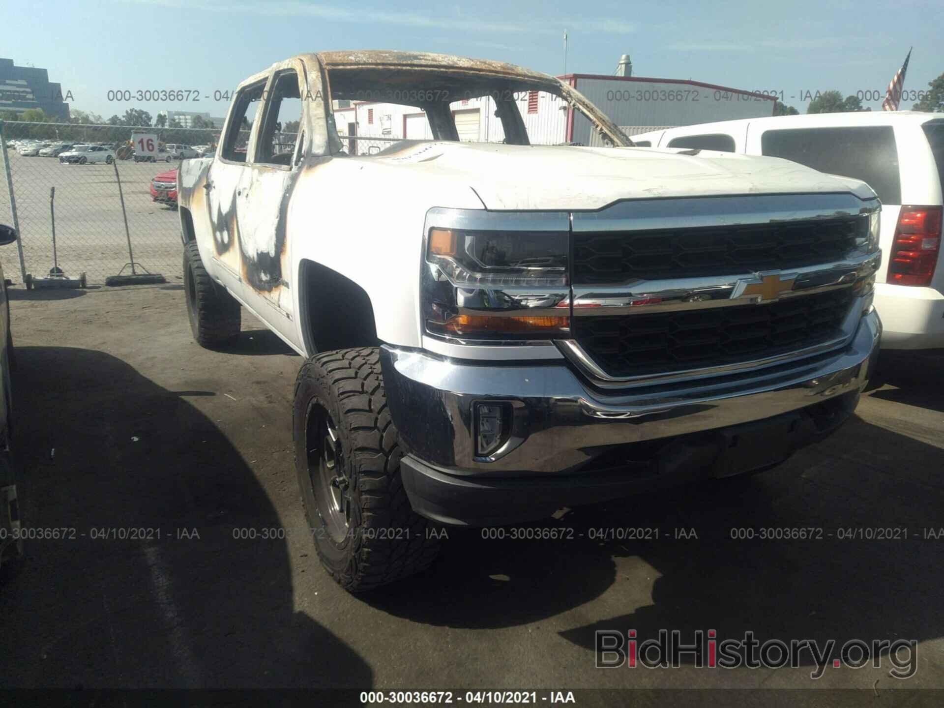 Фотография 3GCUKREC7JG328824 - CHEVROLET SILVERADO 1500 2018