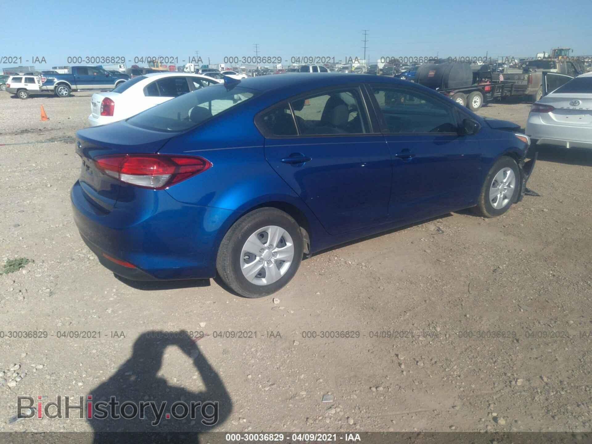 2017 KIA FORTE - VIN: 3KPFL4A71HE044399 - Фото 4