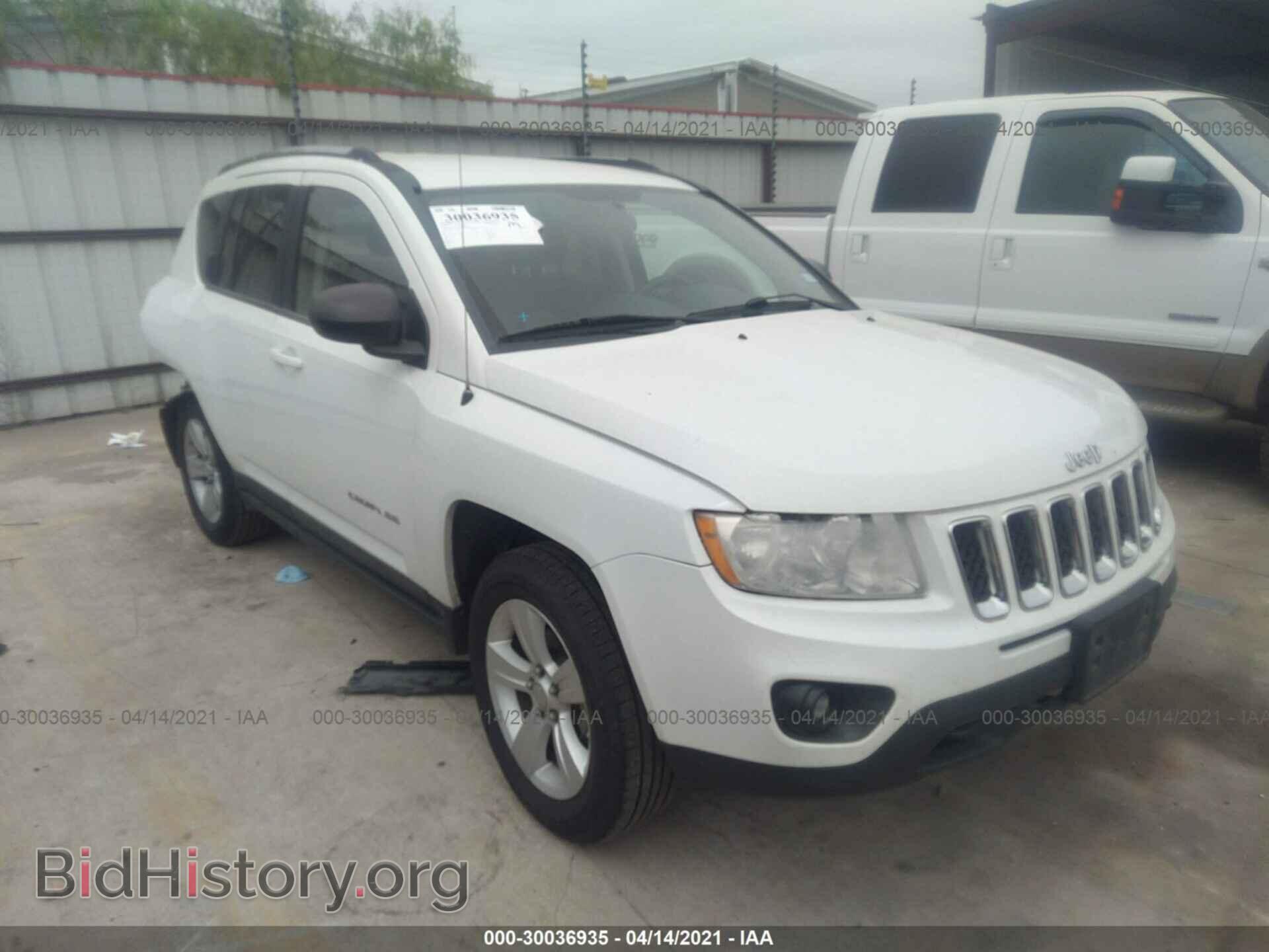 Photo 1J4NF1FB7BD158604 - JEEP COMPASS 2011