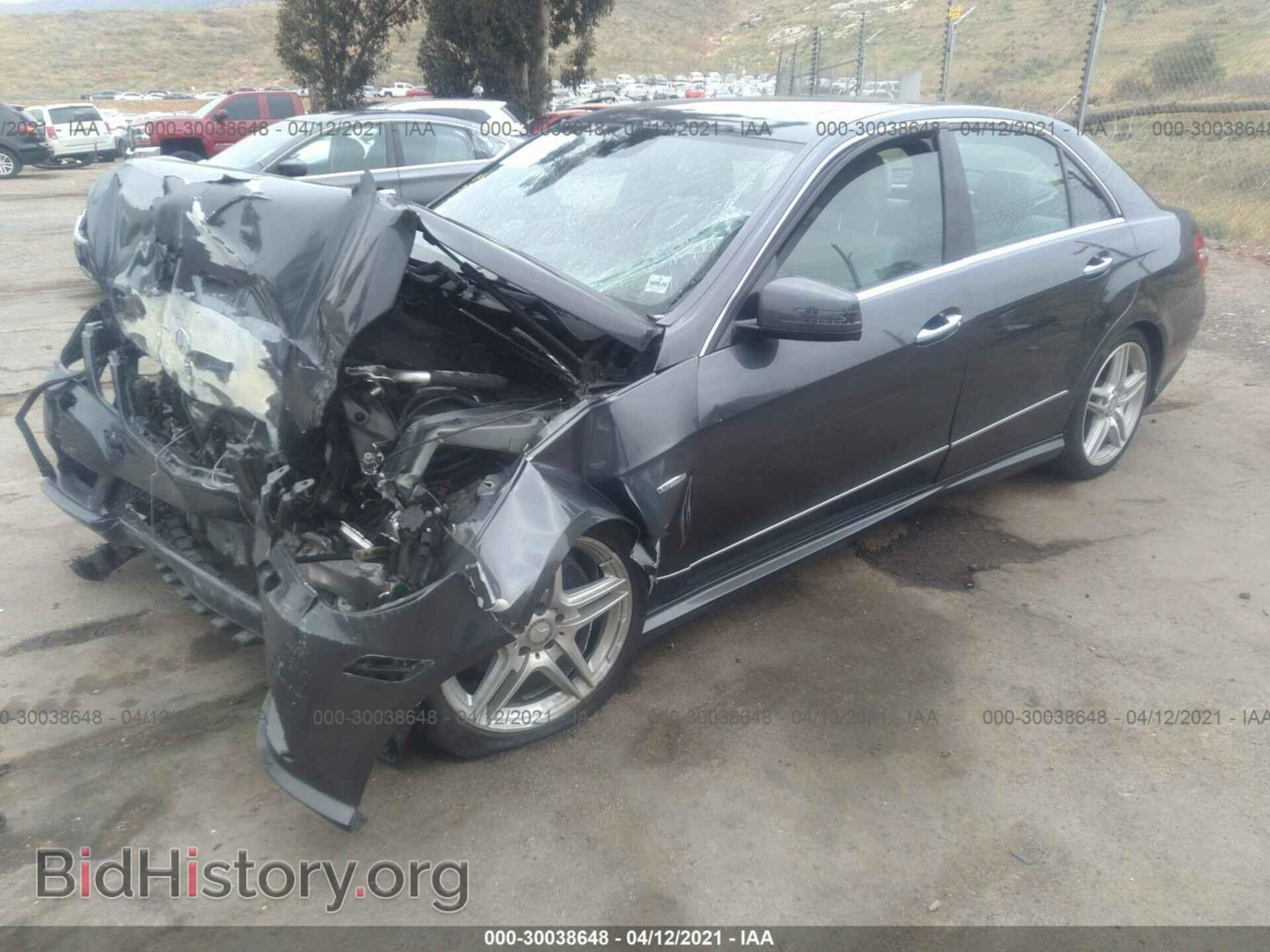 2012 MERCEDES-BENZ E-CLASS - VIN: WDDHF5KB0CA528932 - Фото 2