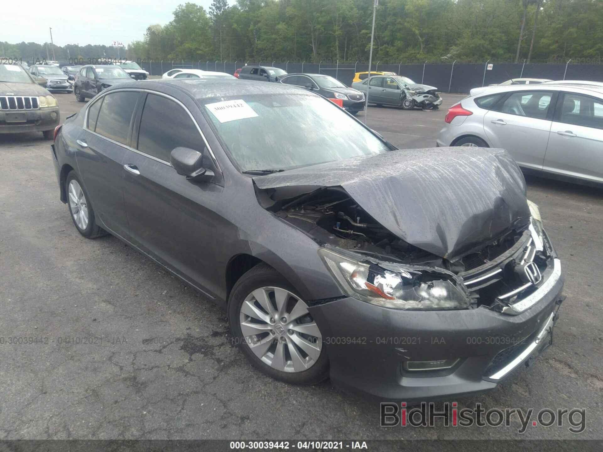 Photo 1HGCR3F86DA027335 - HONDA ACCORD SDN 2013