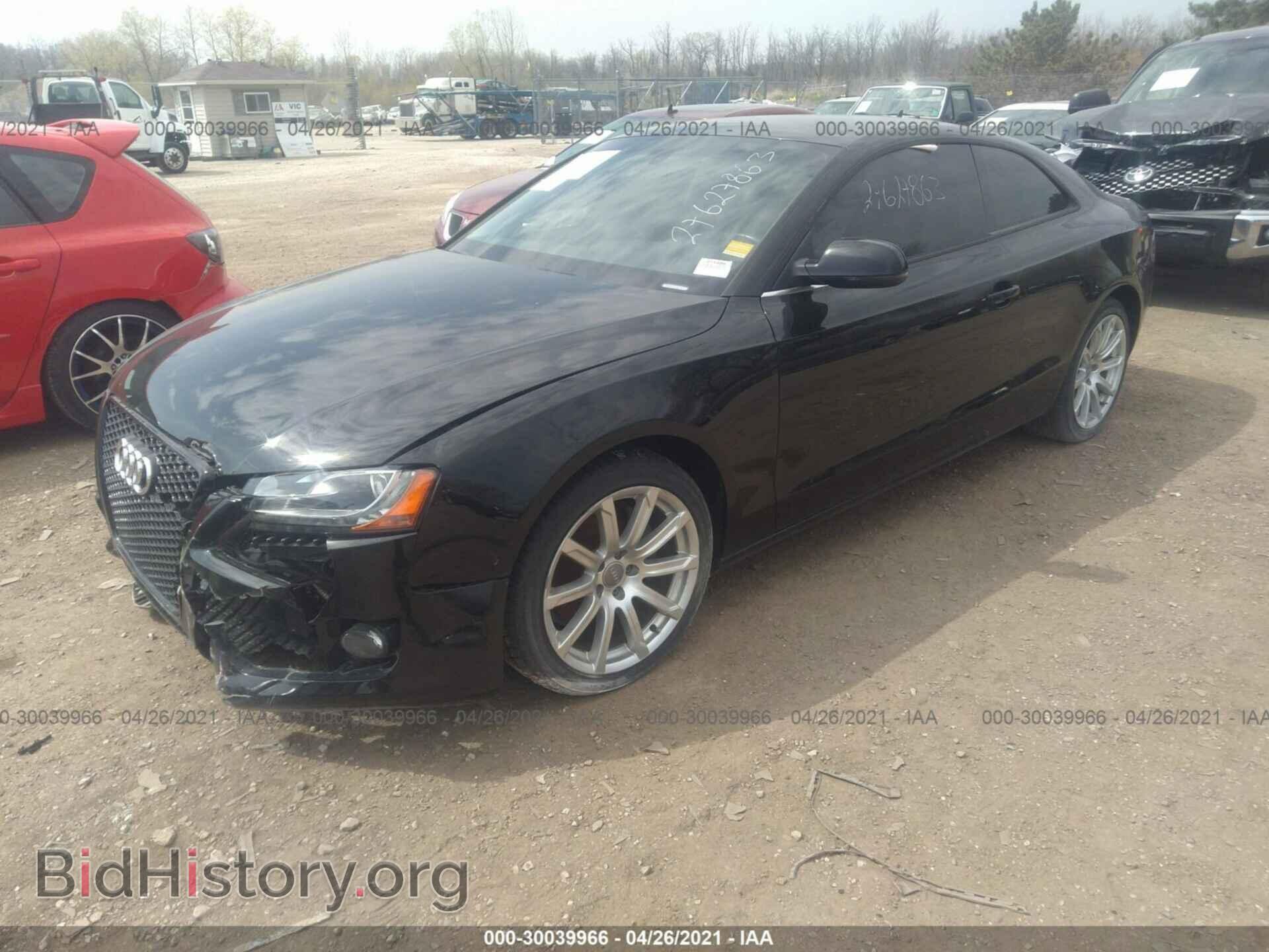 2011 AUDI A5 - VIN: WAURFAFR1BA025825 - Фото 2