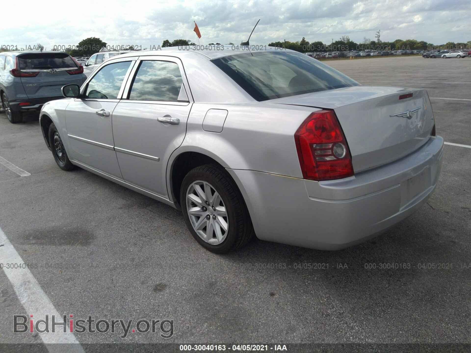 2008 CHRYSLER 300 - VIN: 2C3KA43R68H192527 - Фото 3