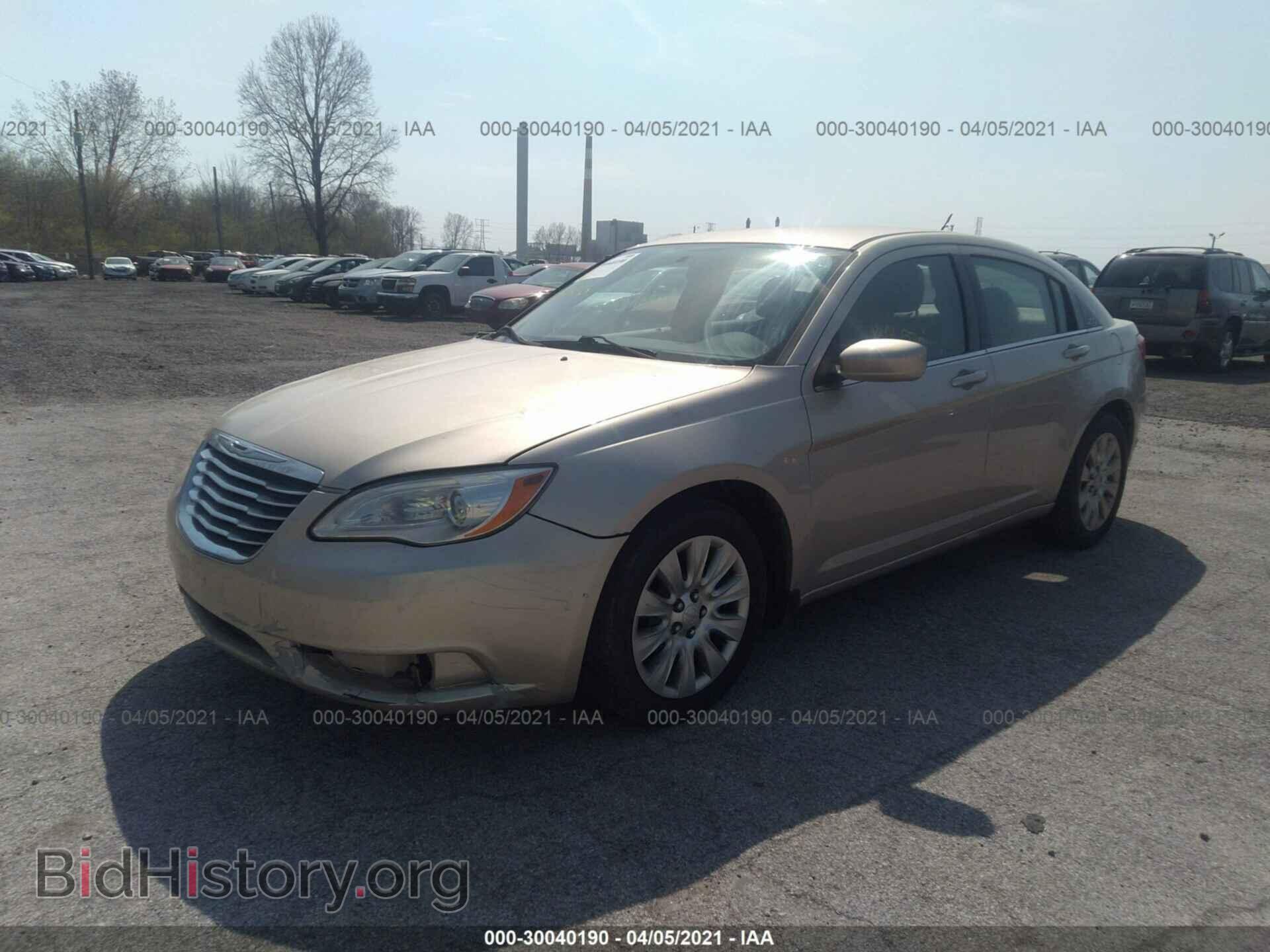 2014 CHRYSLER 200 - VIN: 1C3CCBAB7EN141582 - Фото 2