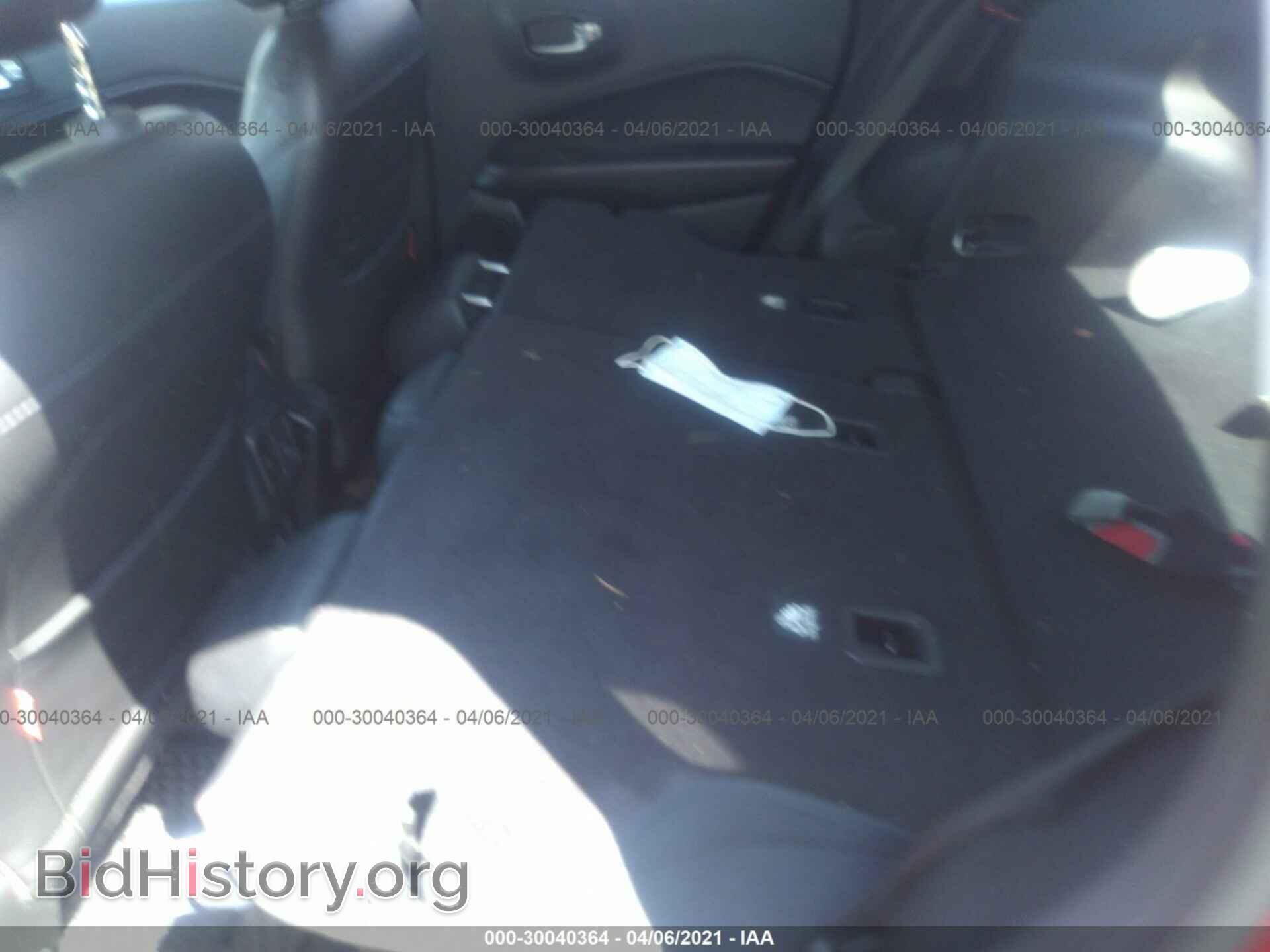 2018 JEEP COMPASS - VIN: 3C4NJDDB1JT451402 - Фото 8