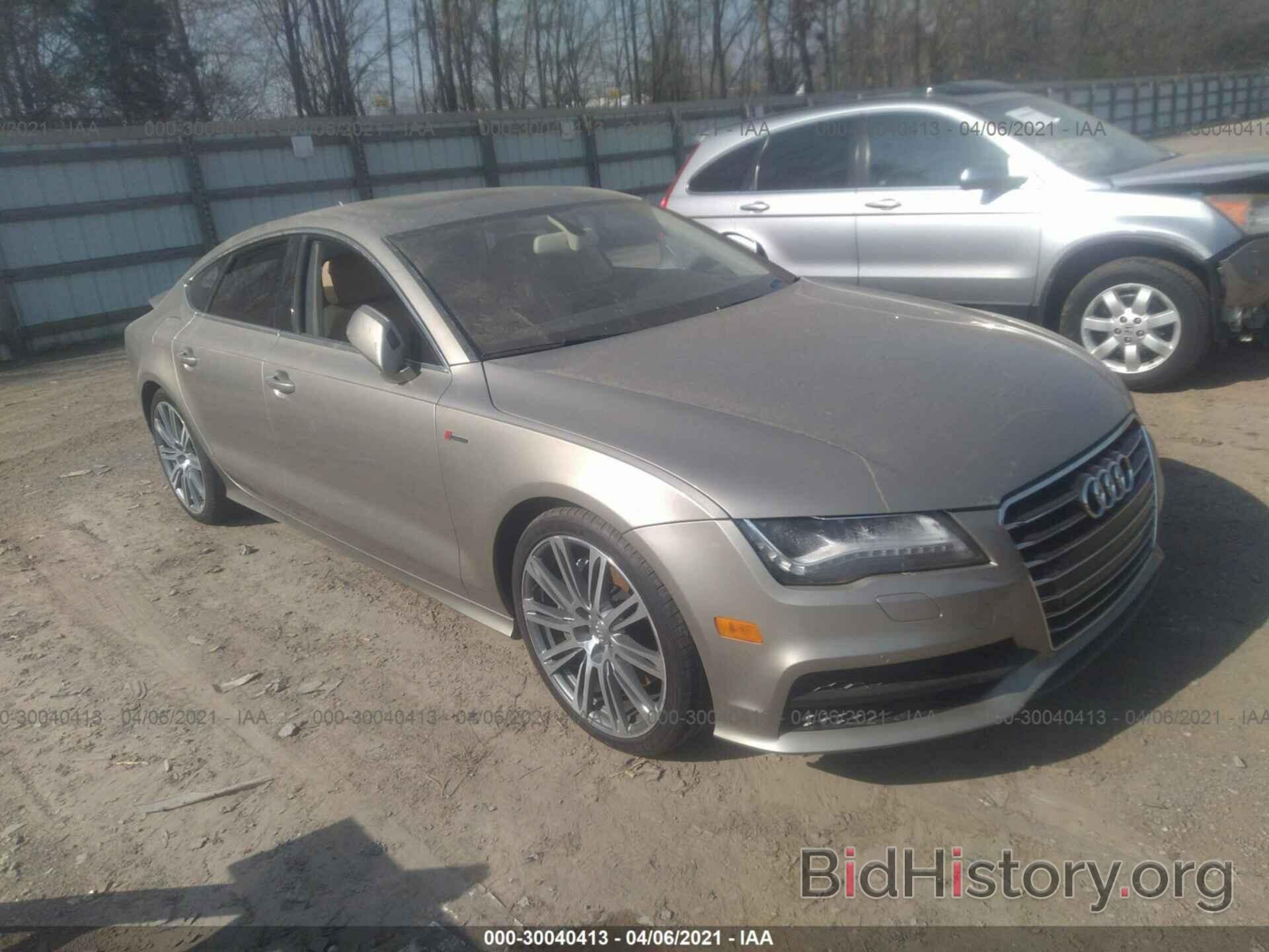 Фотография WAUSGAFC3CN003636 - AUDI A7 2012