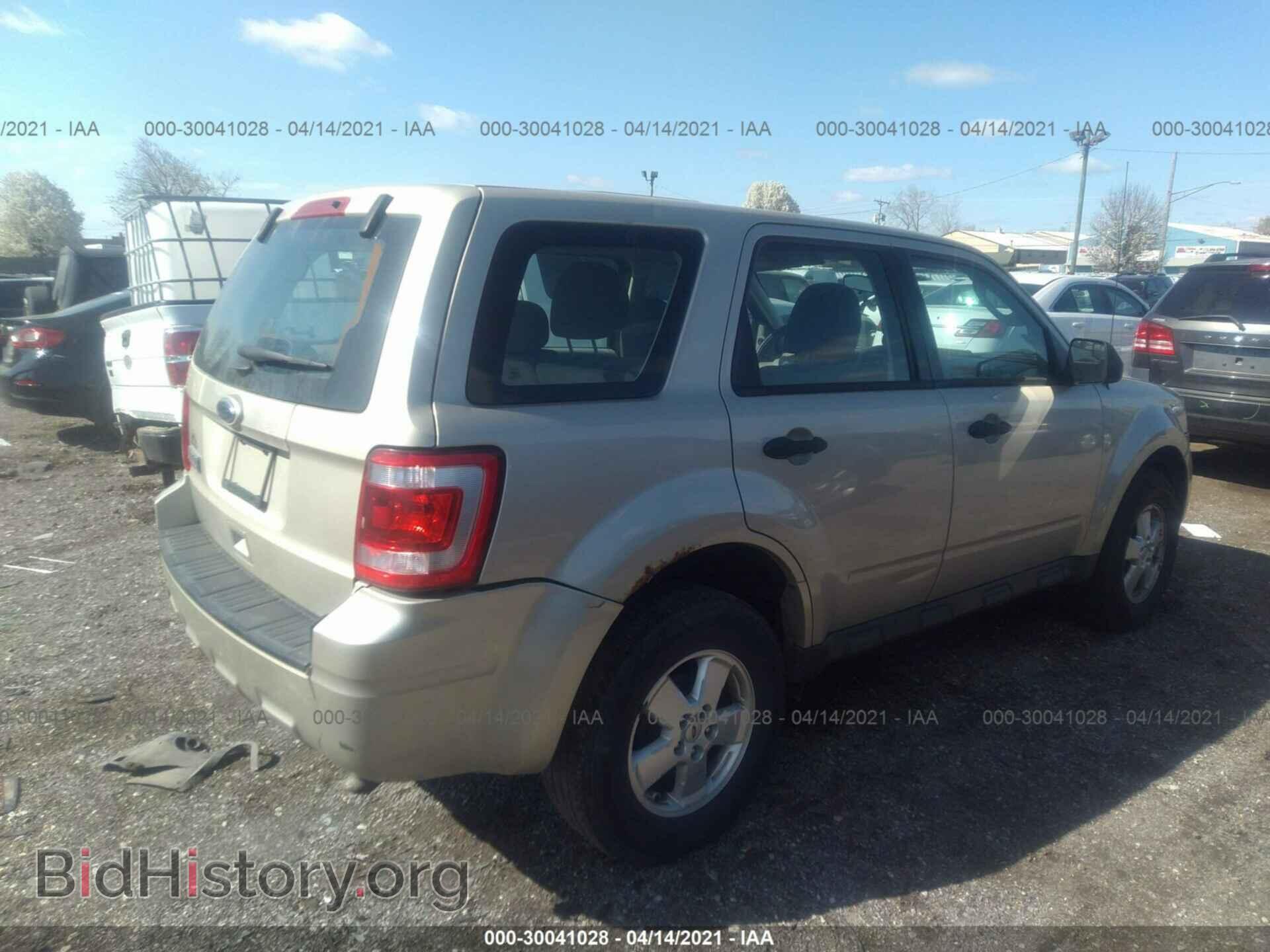 2011 FORD ESCAPE - VIN: 1FMCU0C74BKA86460 - Фото 4