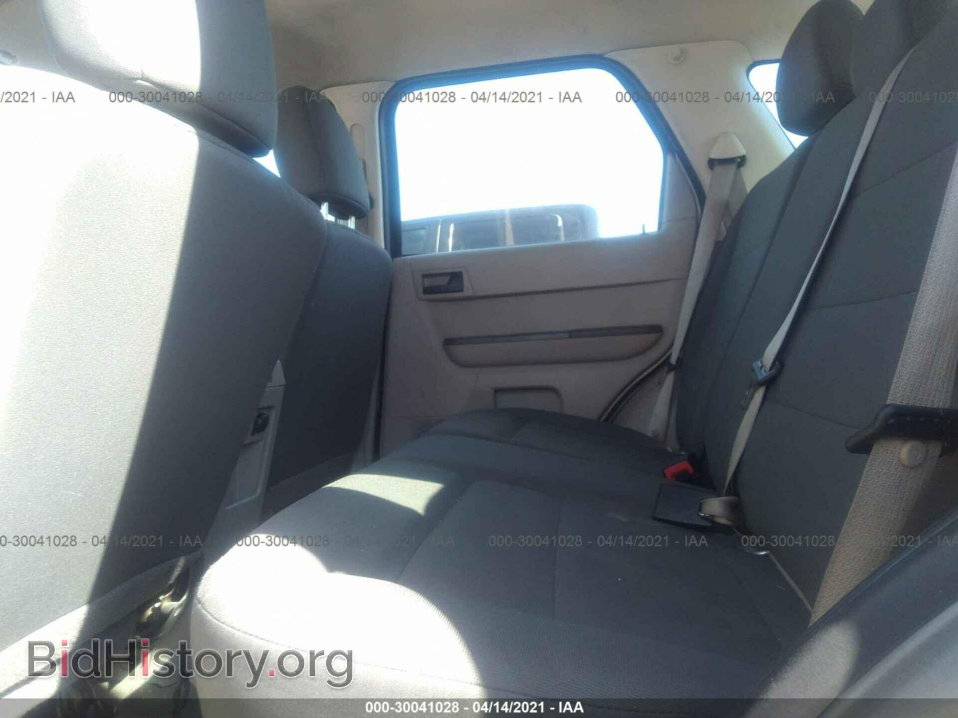 2011 FORD ESCAPE - VIN: 1FMCU0C74BKA86460 - Фото 8