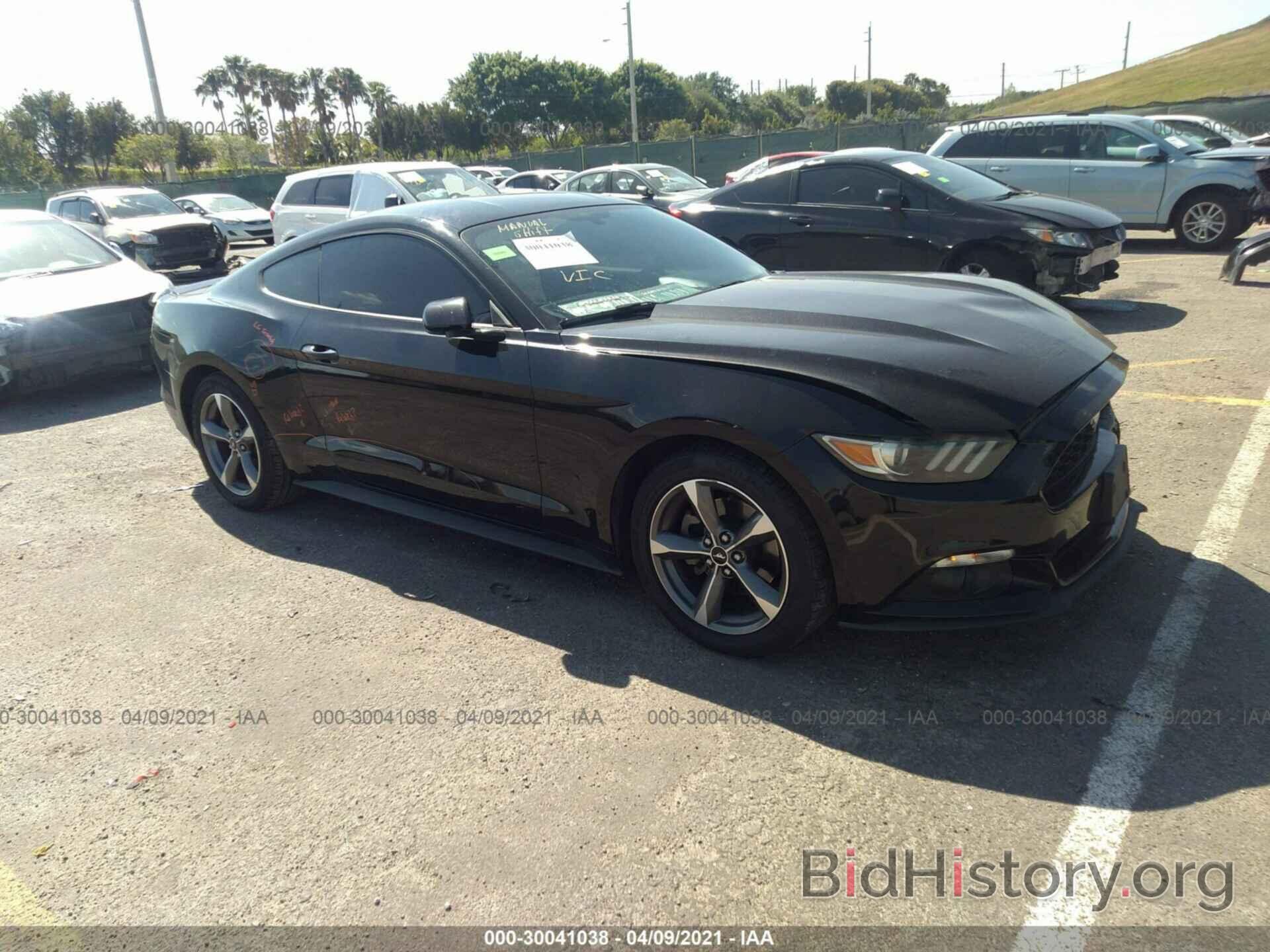 Photo 1FA6P8AMXF5330008 - FORD MUSTANG 2015