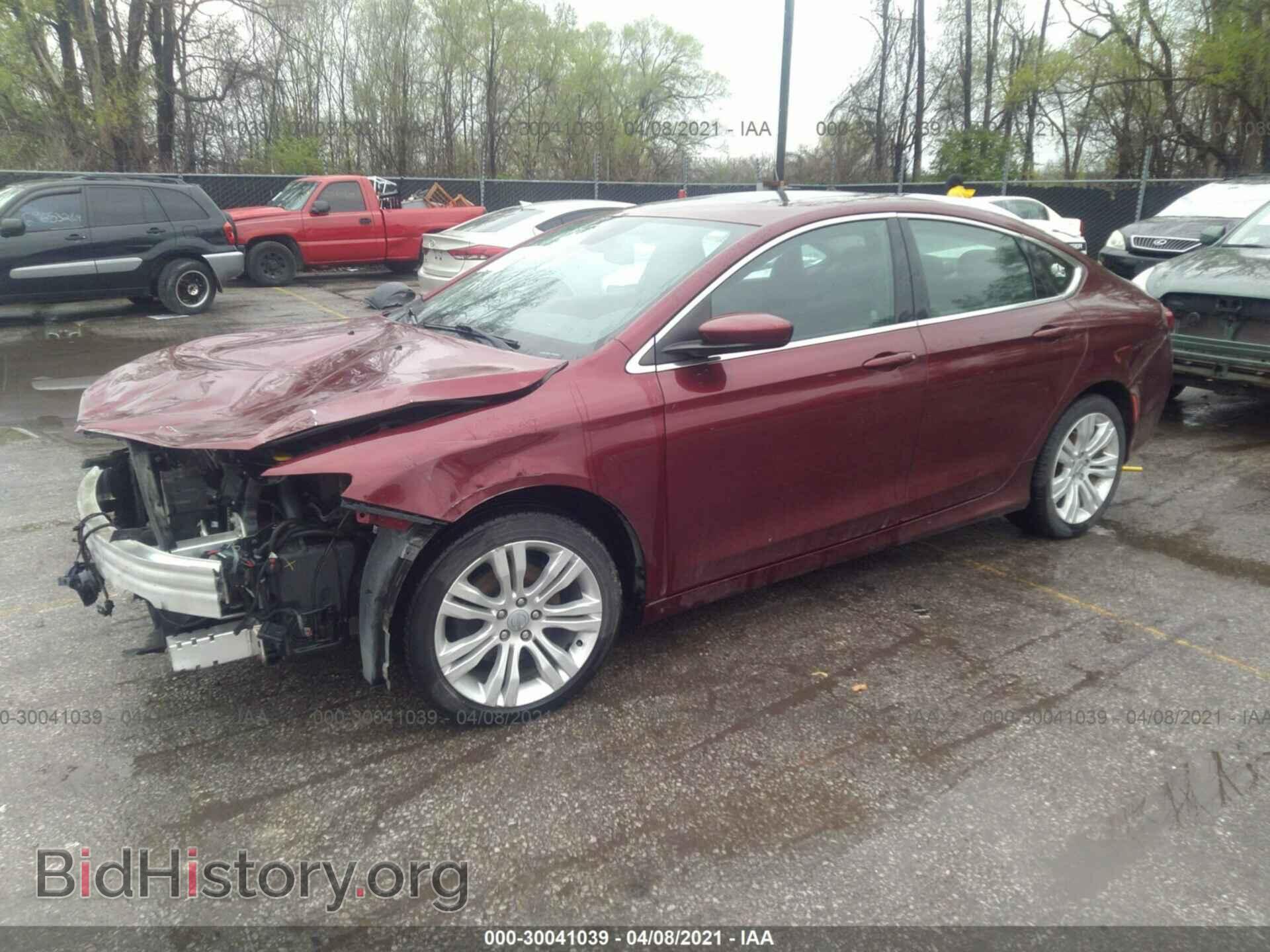 2015 CHRYSLER 200 - VIN: 1C3CCCAB3FN554817 - Фото 2