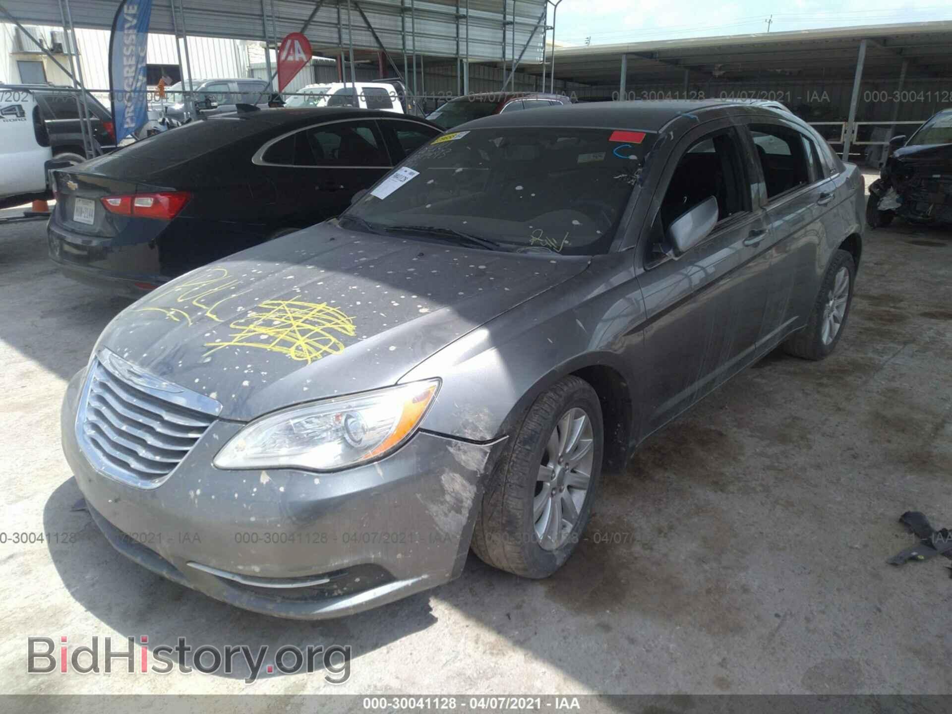 2011 CHRYSLER 200 - VIN: 1C3BC1FGXBN620276 - Фото 2