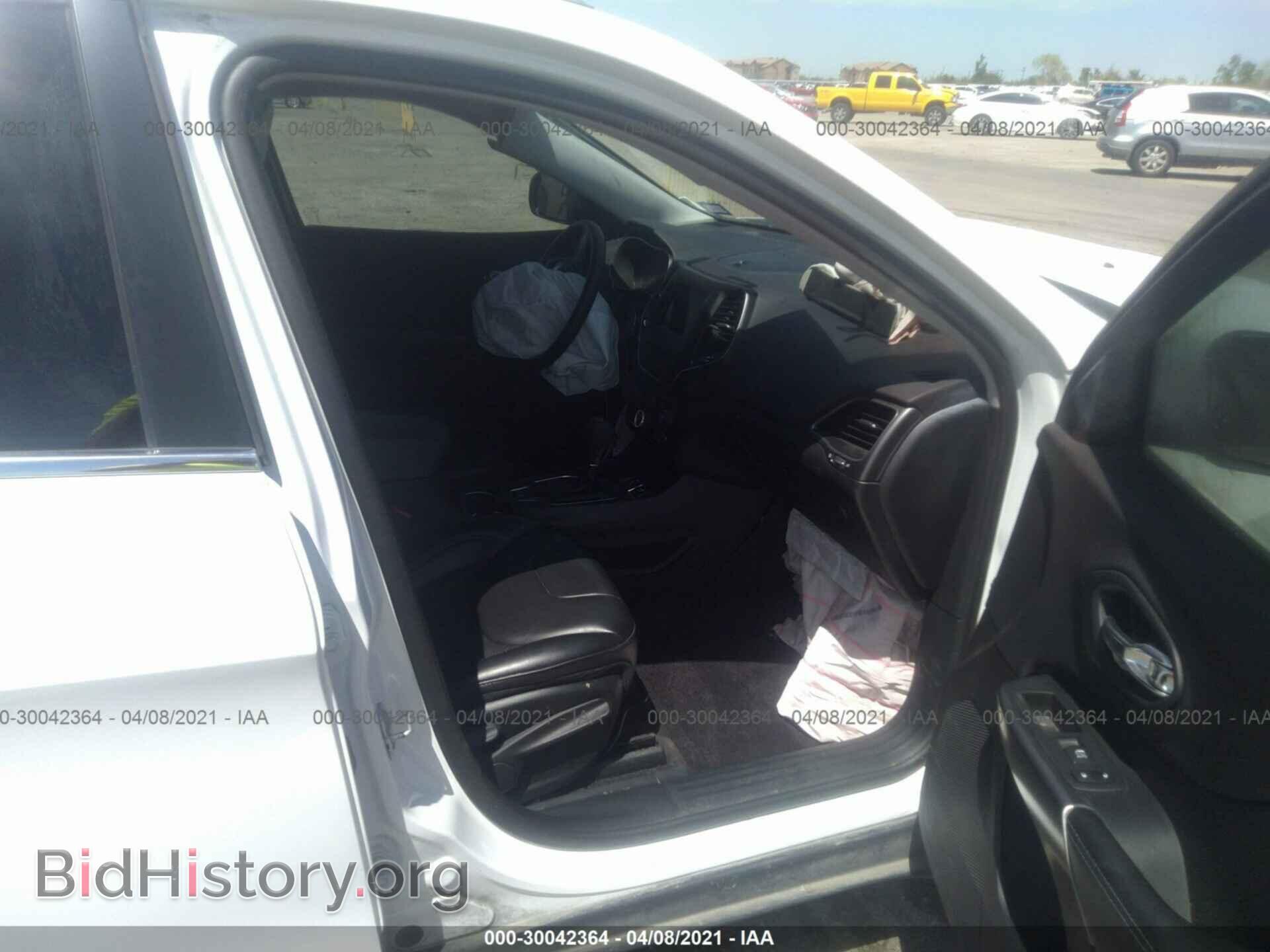 2019 JEEP CHEROKEE - VIN: 1C4PJLLB4KD176362 - Фото 5