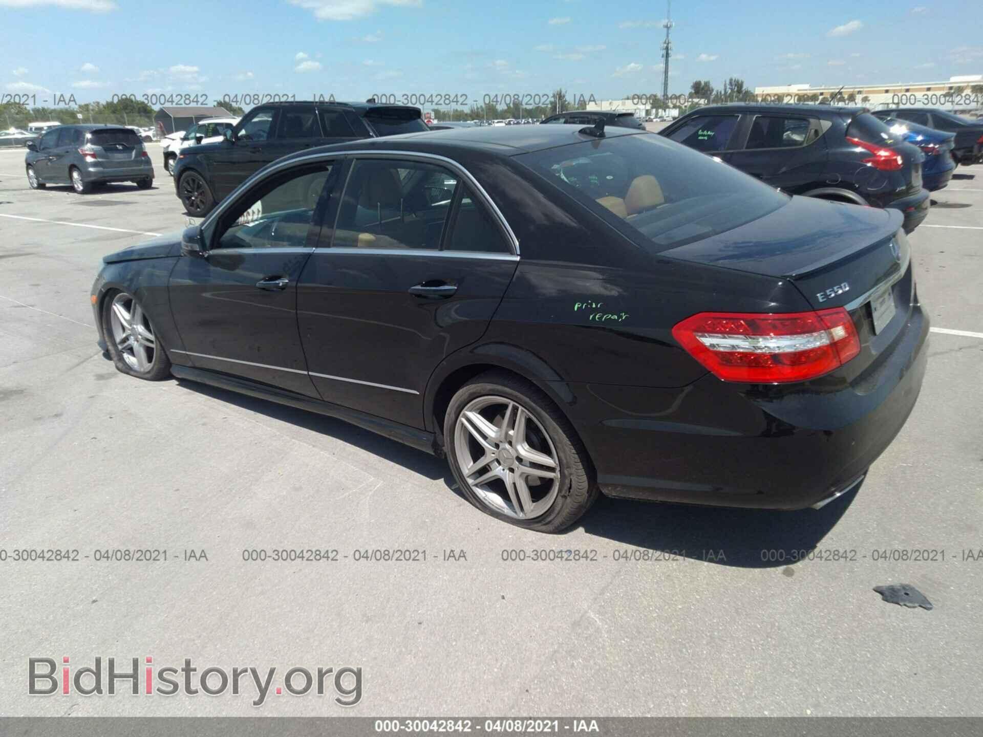 2011 MERCEDES-BENZ E-CLASS - VIN: WDDHF9ABXBA304008 - Фото 3