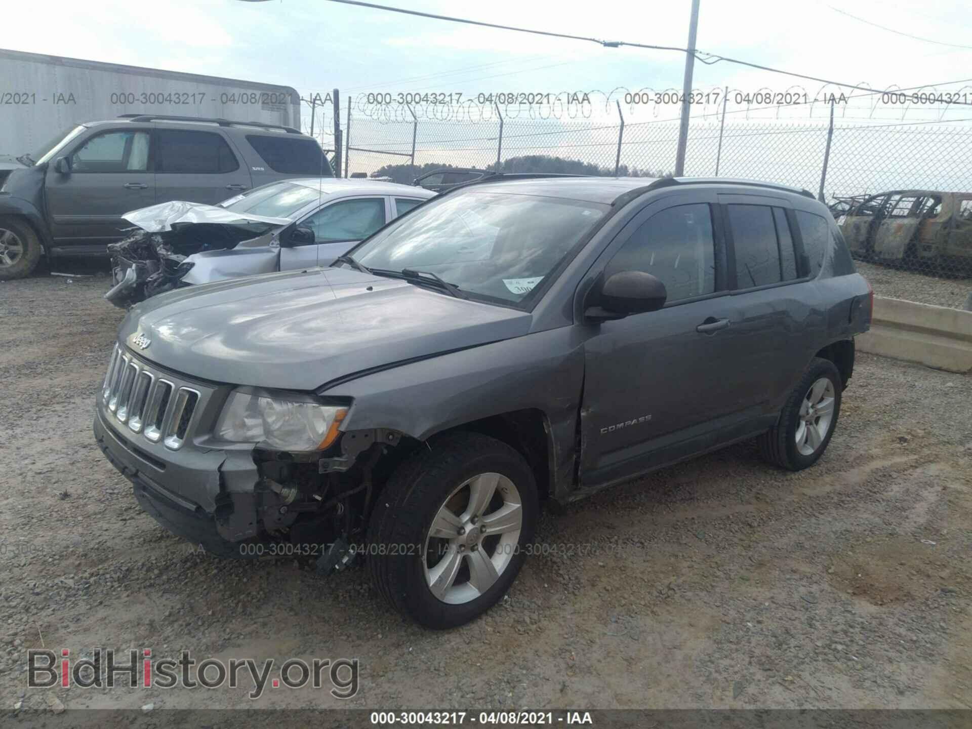 2011 JEEP COMPASS - VIN: 1J4NF1FB6BD258421 - Photo 2