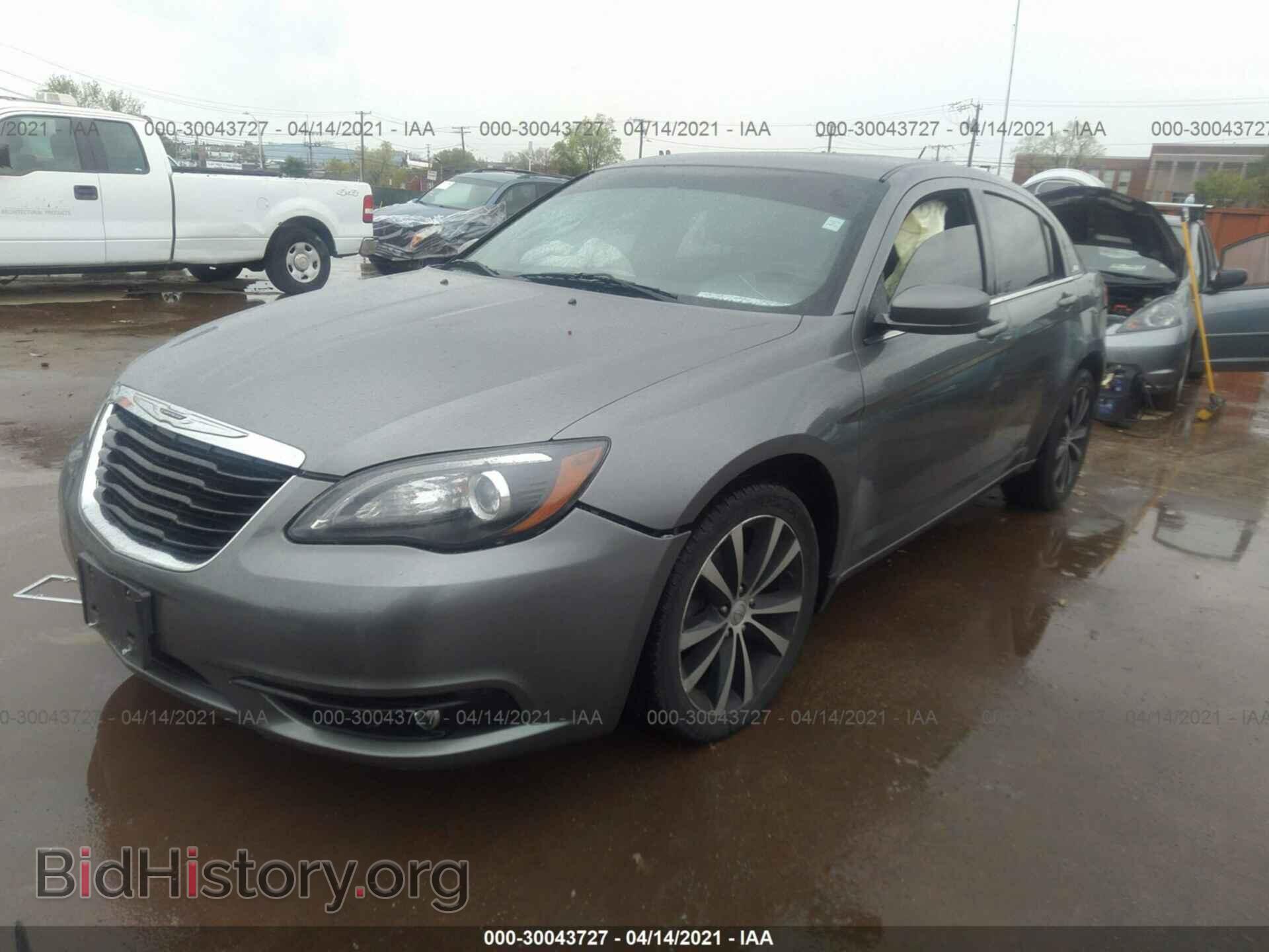 2012 CHRYSLER 200 - VIN: 1C3CCBBG8CN306059 - Фото 2