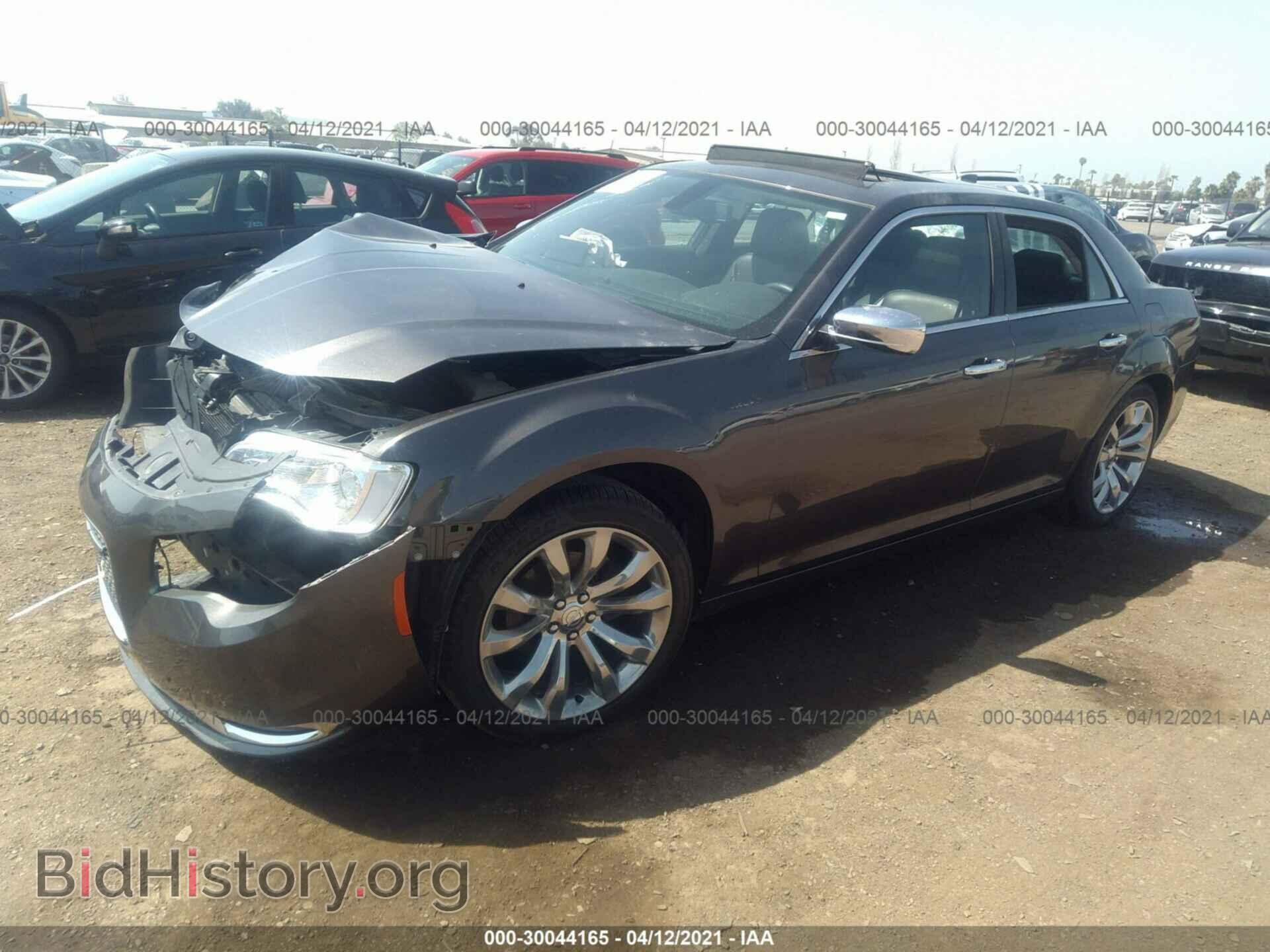 2018 CHRYSLER 300 - VIN: 2C3CCAEG8JH207950 - Фото 2