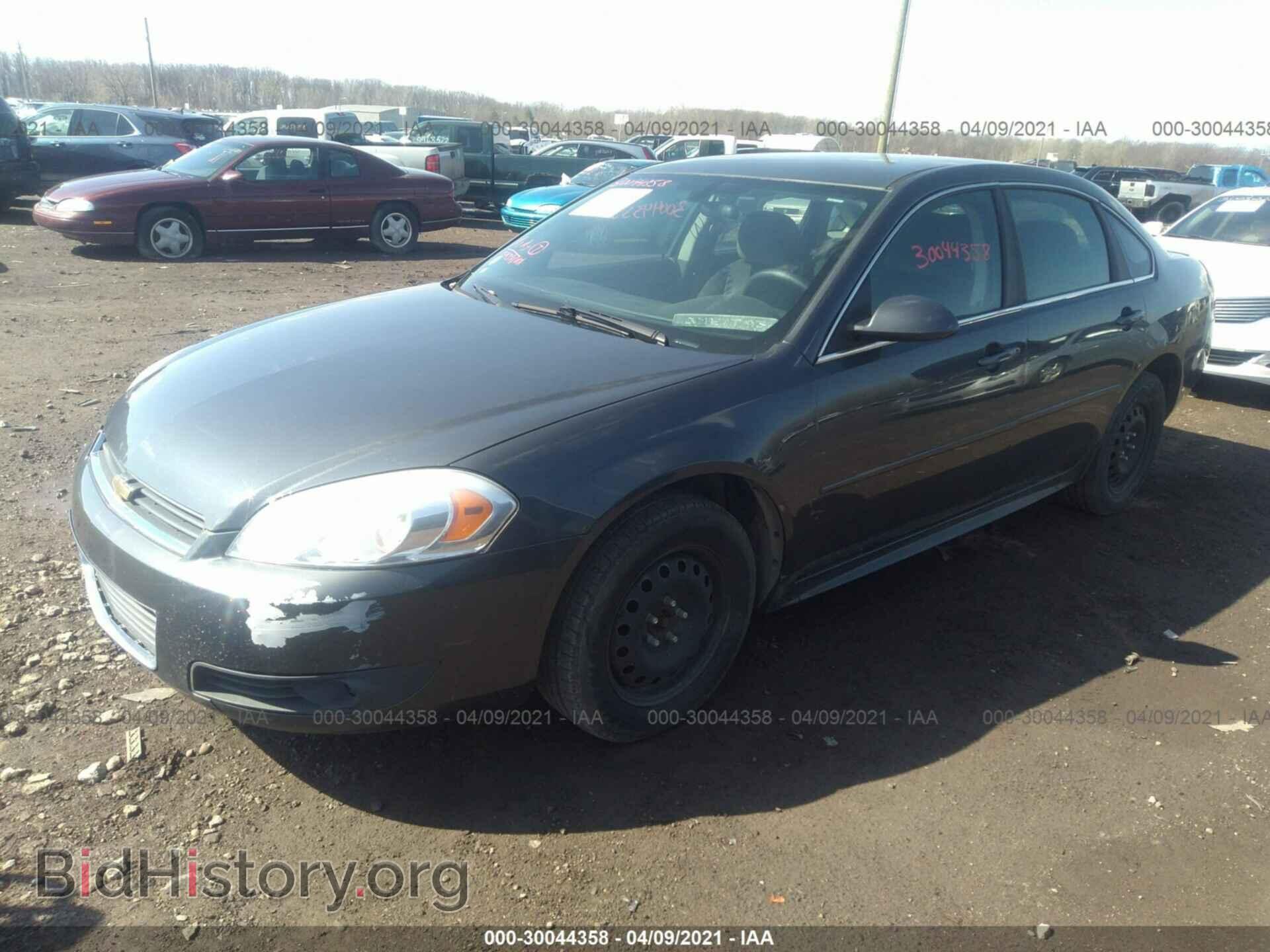 2011 CHEVROLET IMPALA - VIN: 2G1WG5EK8B1172709 - Фото 2