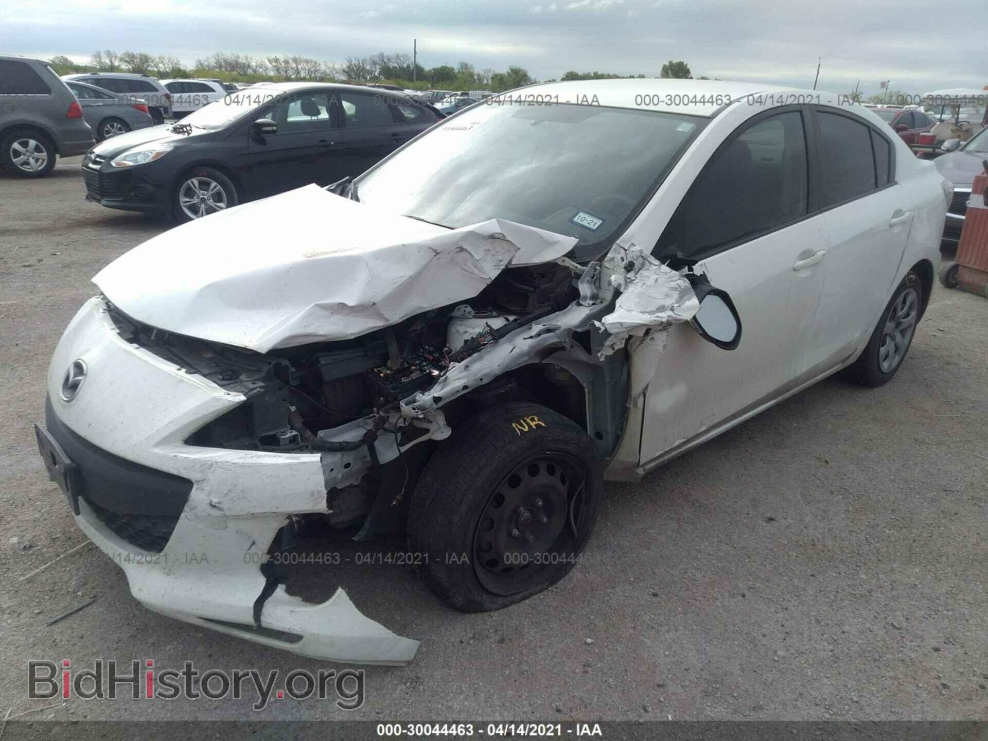 2013 MAZDA MAZDA3 - VIN: JM1BL1TF3D1821096 - Фото 2