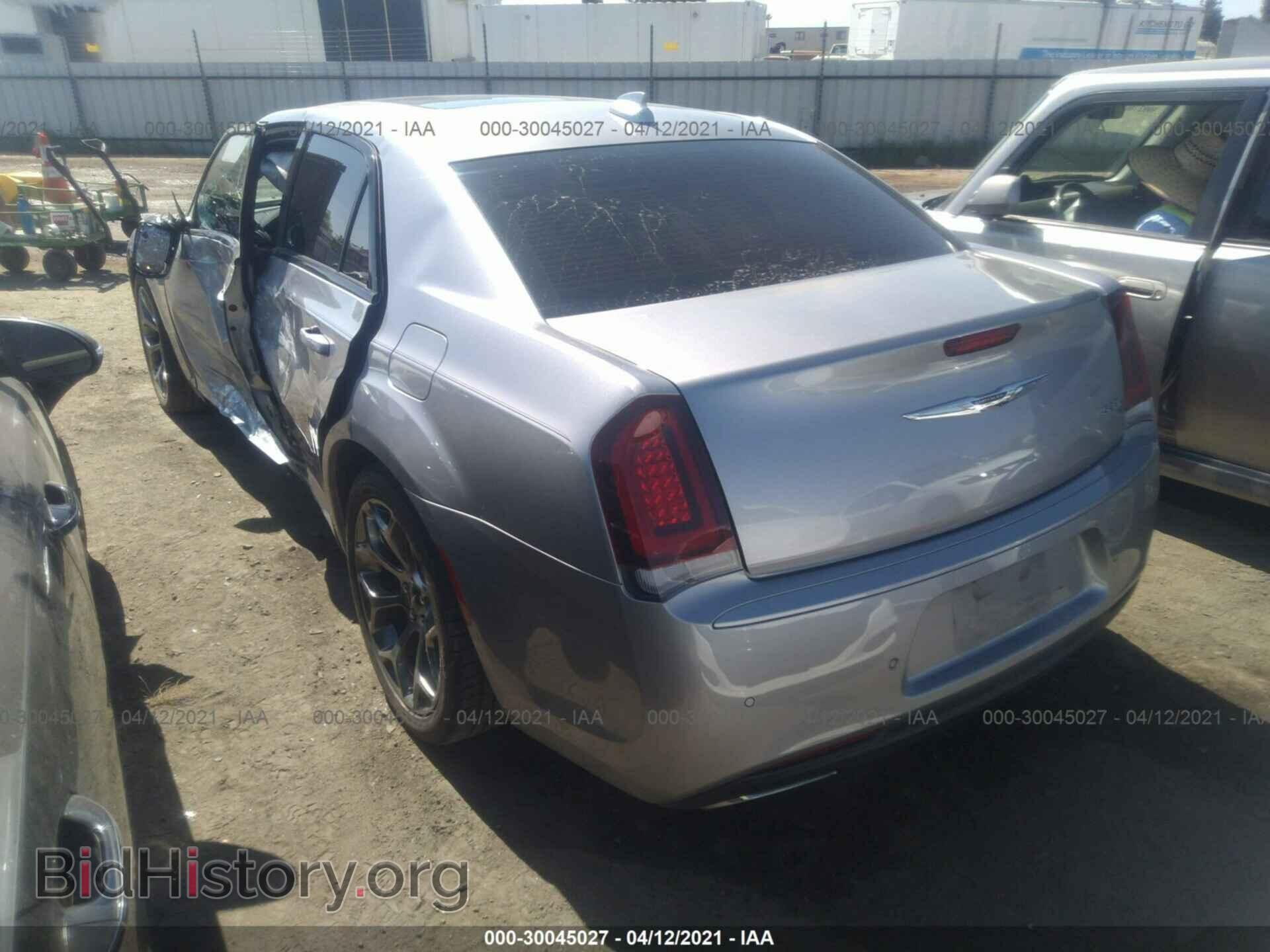 2018 CHRYSLER 300 - VIN: 2C3CCABG9JH127318 - Фото 3