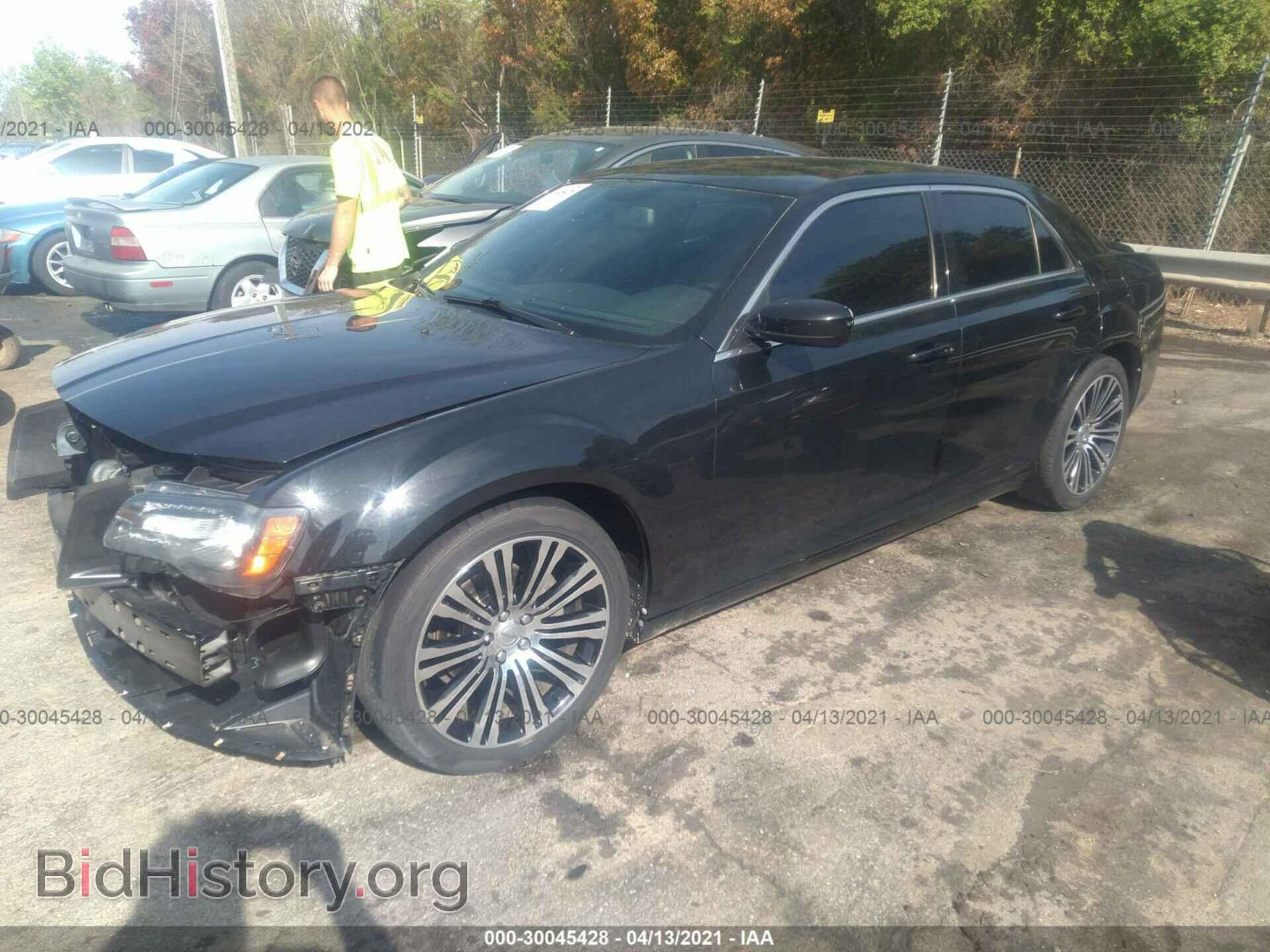 2013 CHRYSLER 300 - VIN: 2C3CCABG3DH710083 - Photo 2