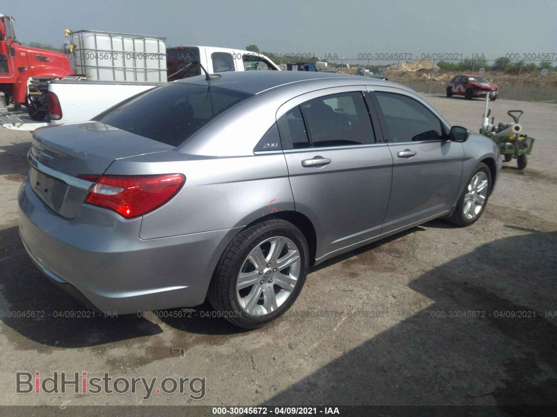 2014 CHRYSLER 200 - VIN: 1C3CCBBB3EN185142 - Фото 4
