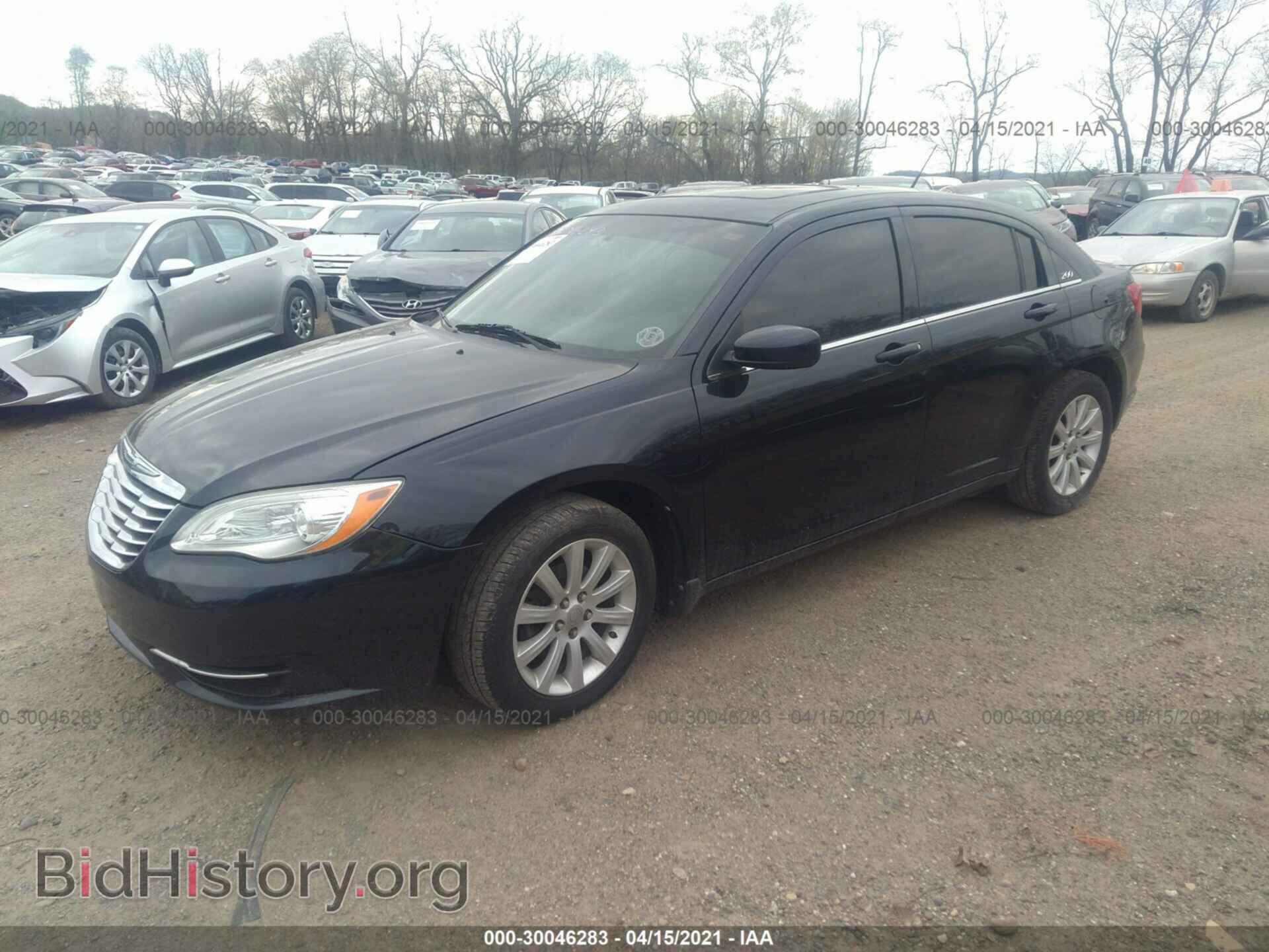 2011 CHRYSLER 200 - VIN: 1C3BC1FB1BN527957 - Фото 2