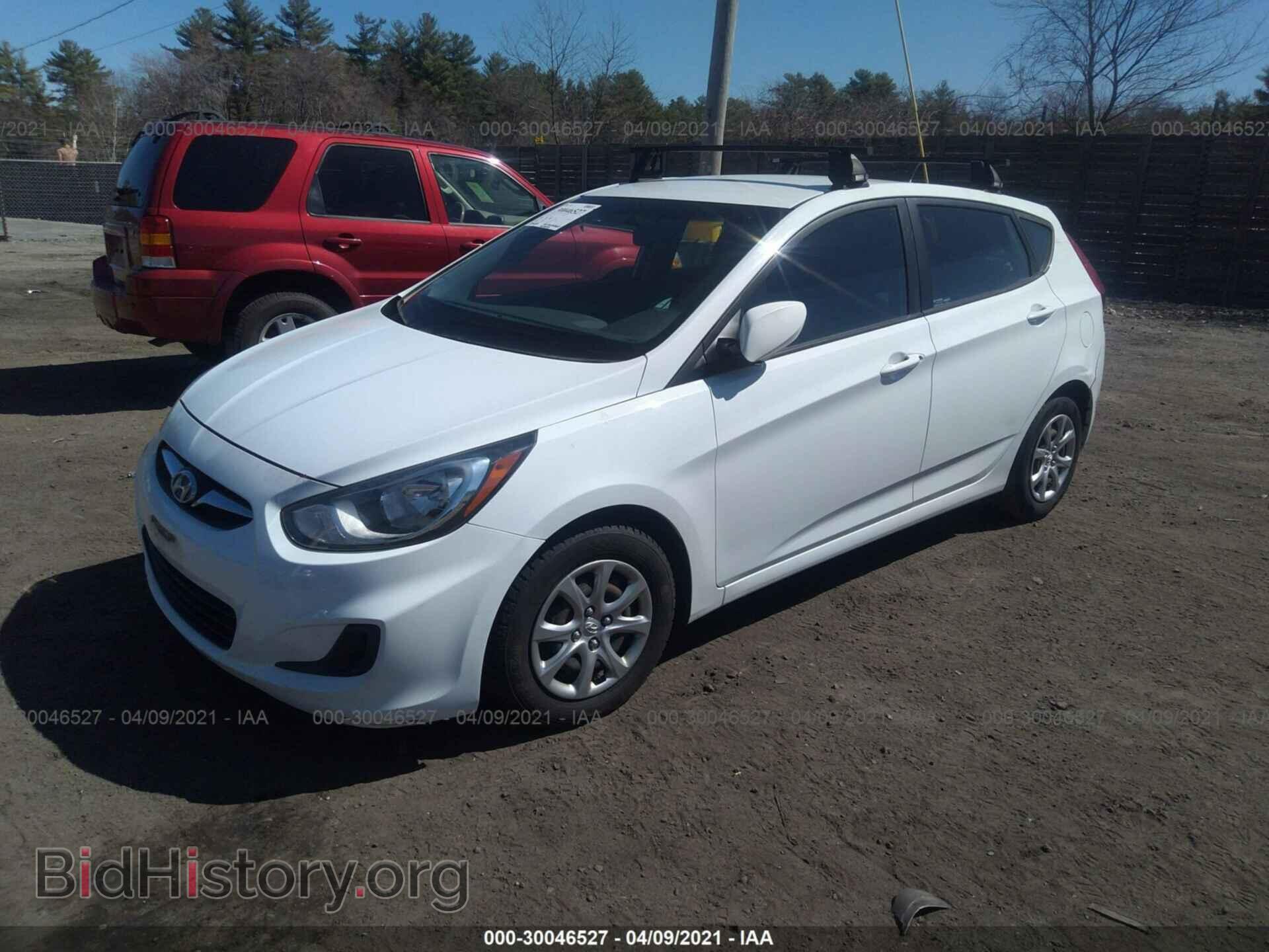 2013 HYUNDAI ACCENT - VIN: KMHCT5AE4DU136055 - Фото 2