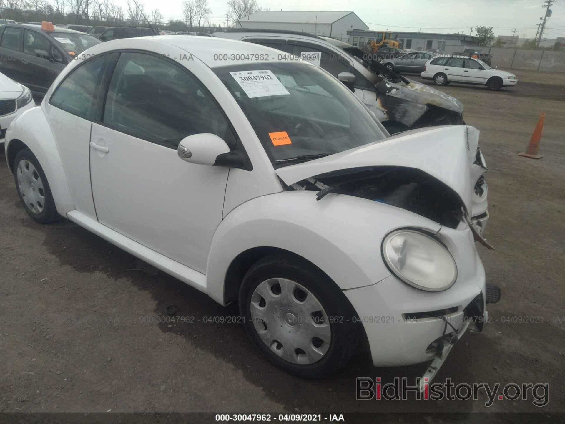 Photo 3VWPG3AG2AM011388 - VOLKSWAGEN NEW BEETLE COUPE 2010