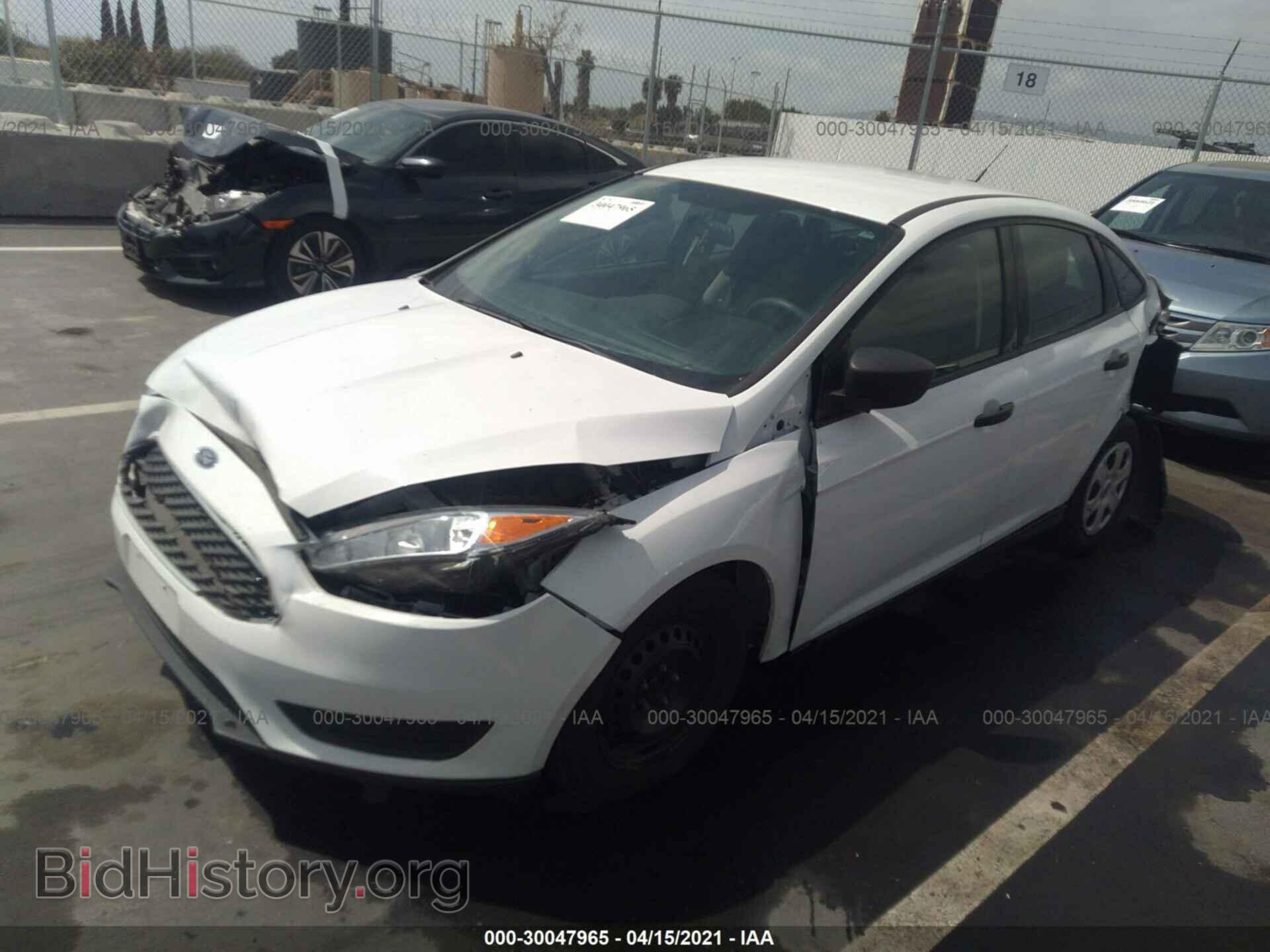 2018 FORD FOCUS - VIN: 1FADP3E23JL211868 - Фото 2