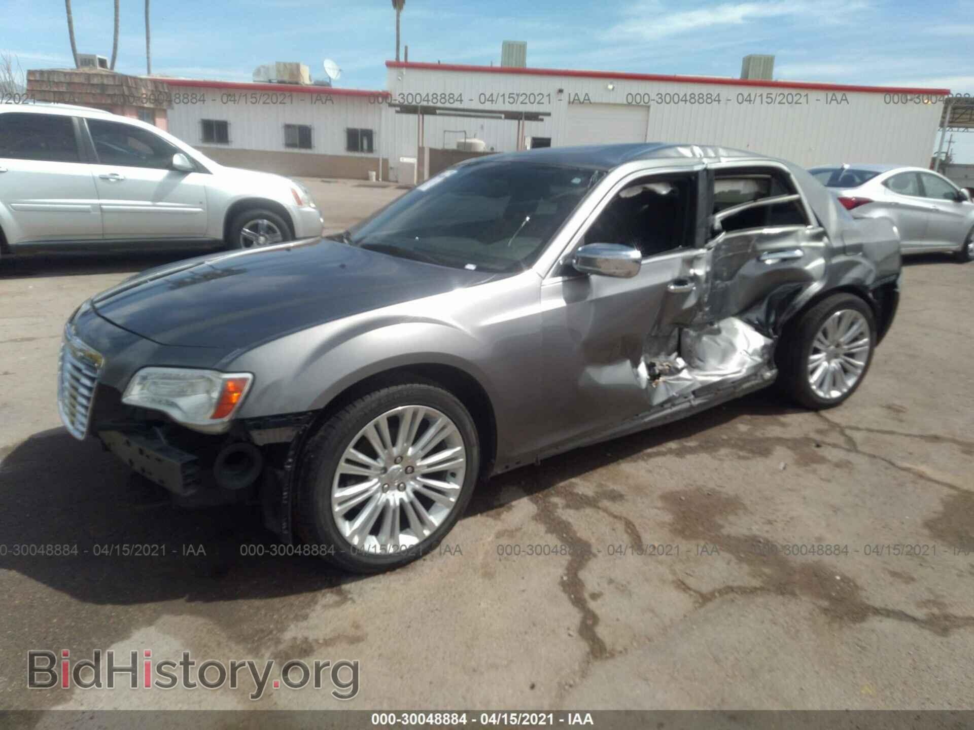 2011 CHRYSLER 300 - VIN: 2C3CA5CG7BH579751 - Фото 2