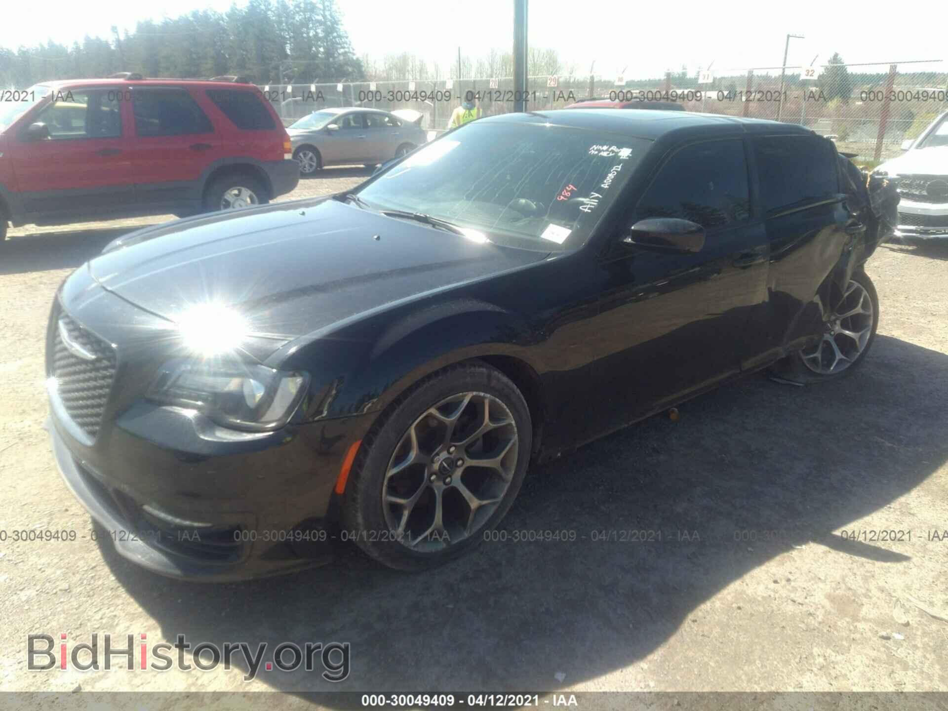 2017 CHRYSLER 300 - VIN: 2C3CCABG8HH587984 - Фото 2