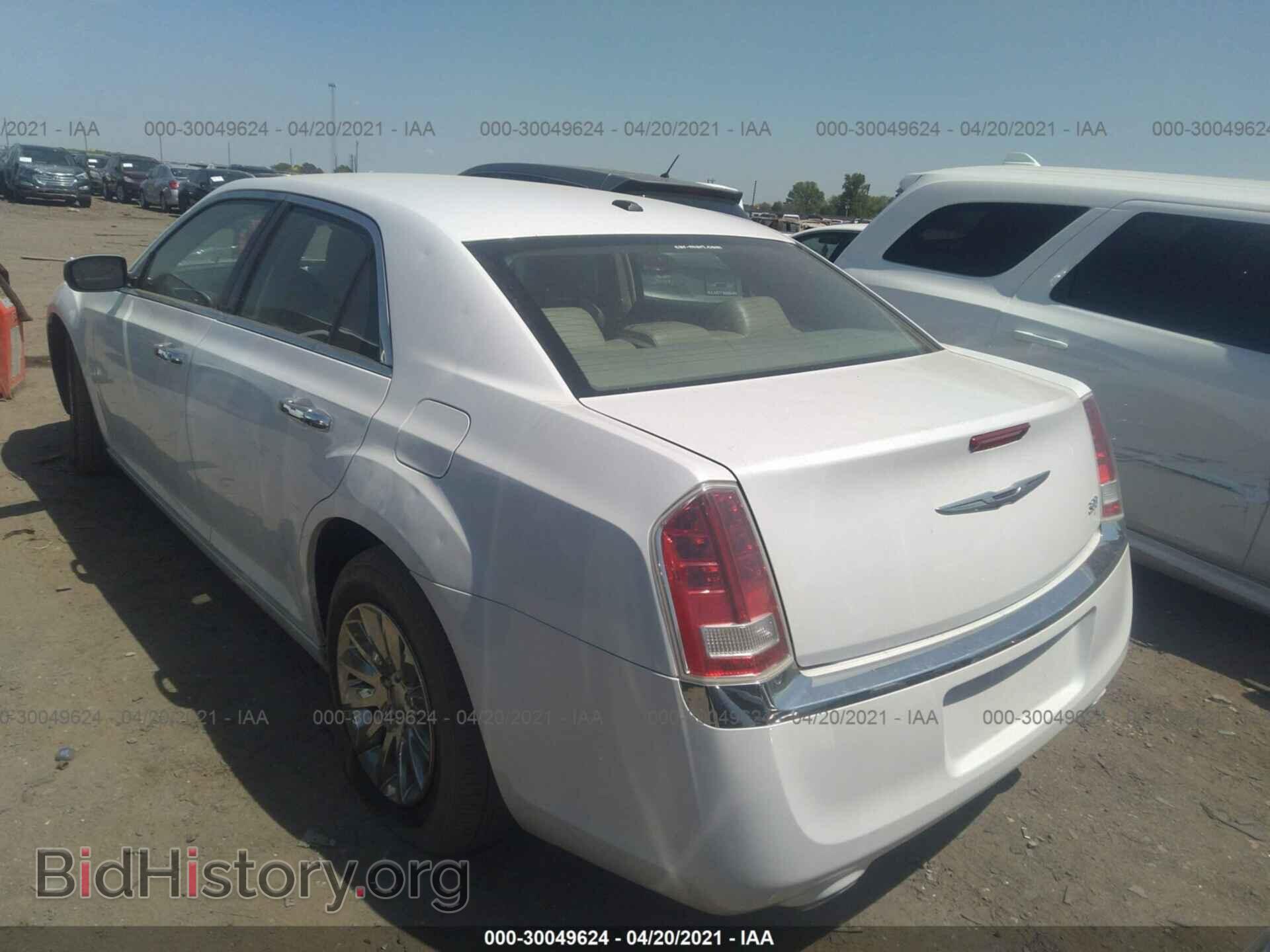 2013 CHRYSLER 300 - VIN: 2C3CCAAGXDH508746 - Фото 3