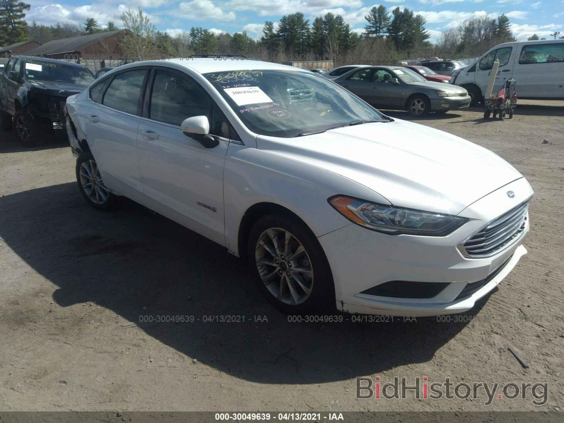 Photo 3FA6P0LU9HR317734 - FORD FUSION 2017