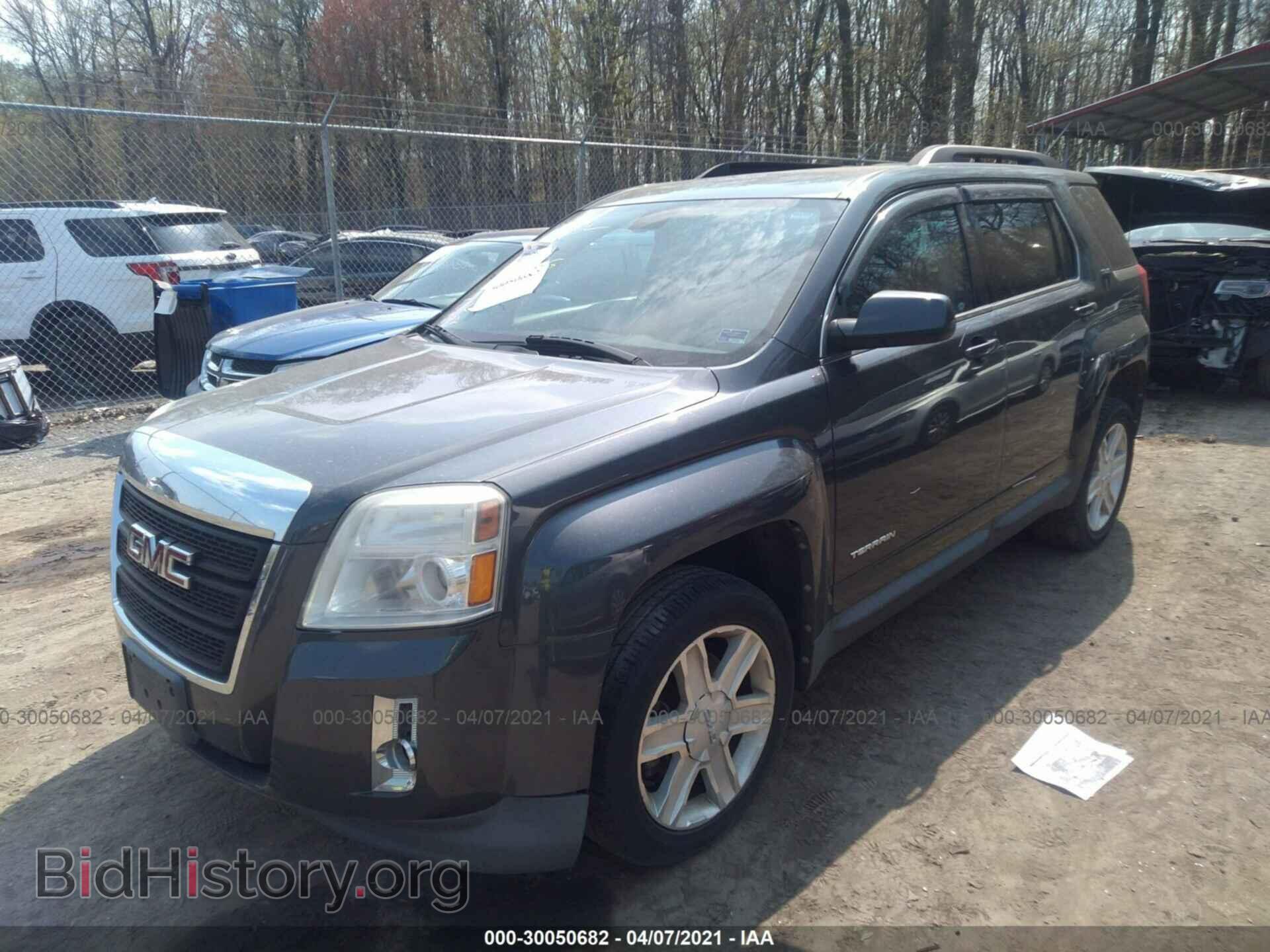 2010 GMC TERRAIN - VIN: 2CTALDEW8A6258845 - Photo 2