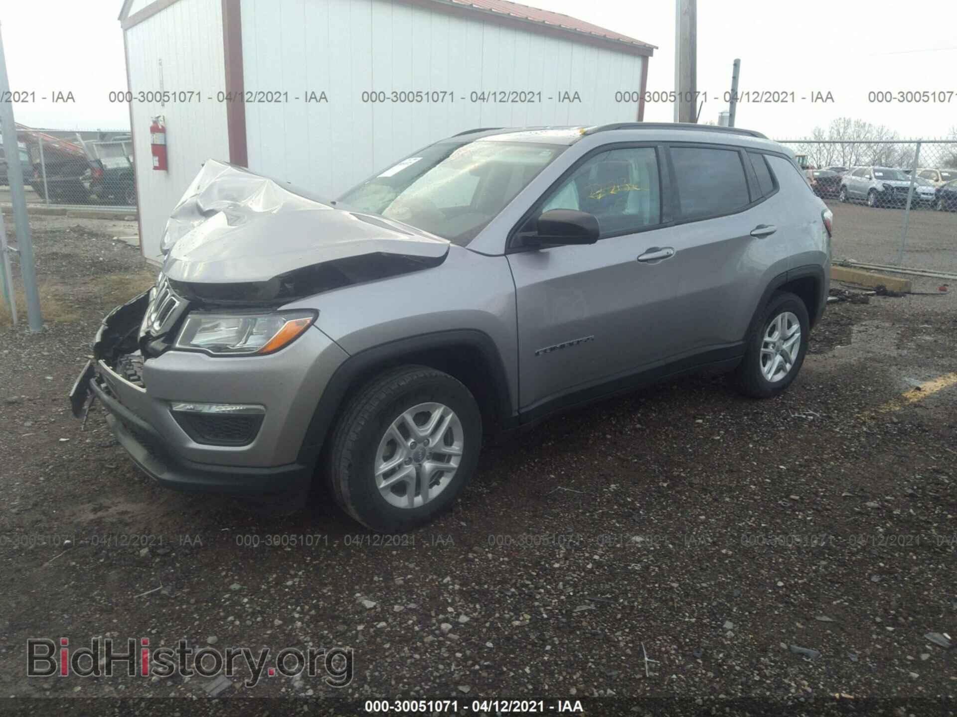 2018 JEEP COMPASS - VIN: 3C4NJCAB3JT272132 - Фото 2