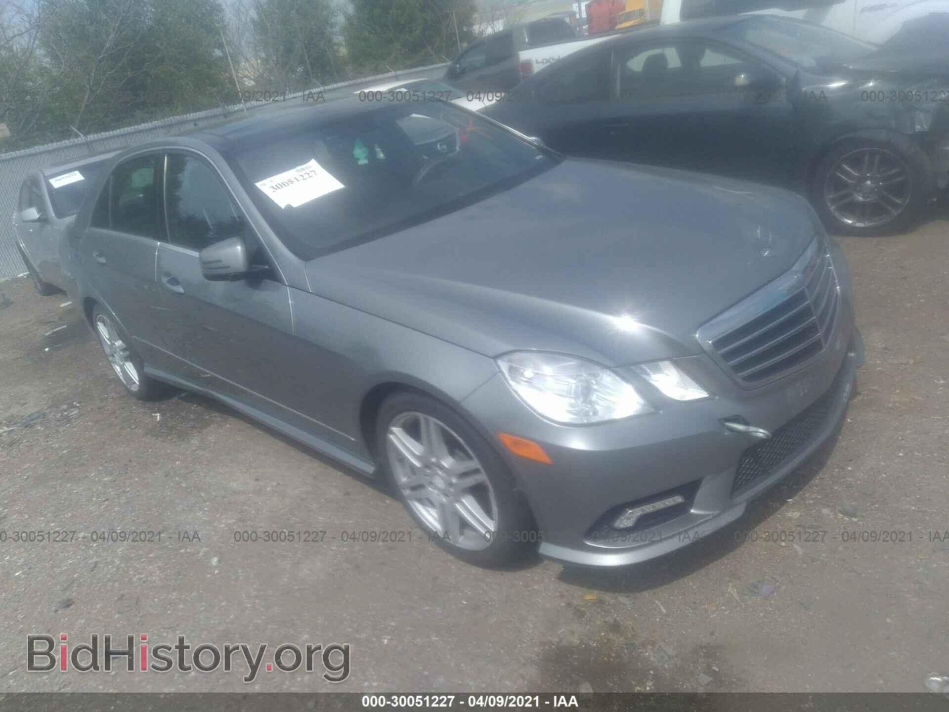 Photo WDDHF8HB9BA306557 - MERCEDES-BENZ E-CLASS 2011