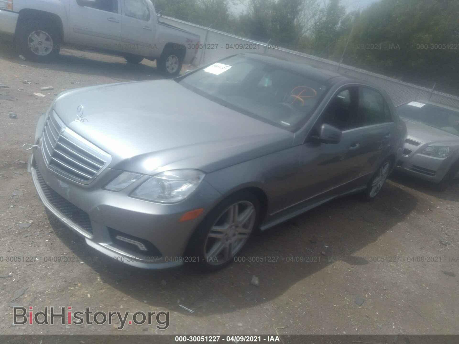 2011 MERCEDES-BENZ E-CLASS - VIN: WDDHF8HB9BA306557 - Фото 2