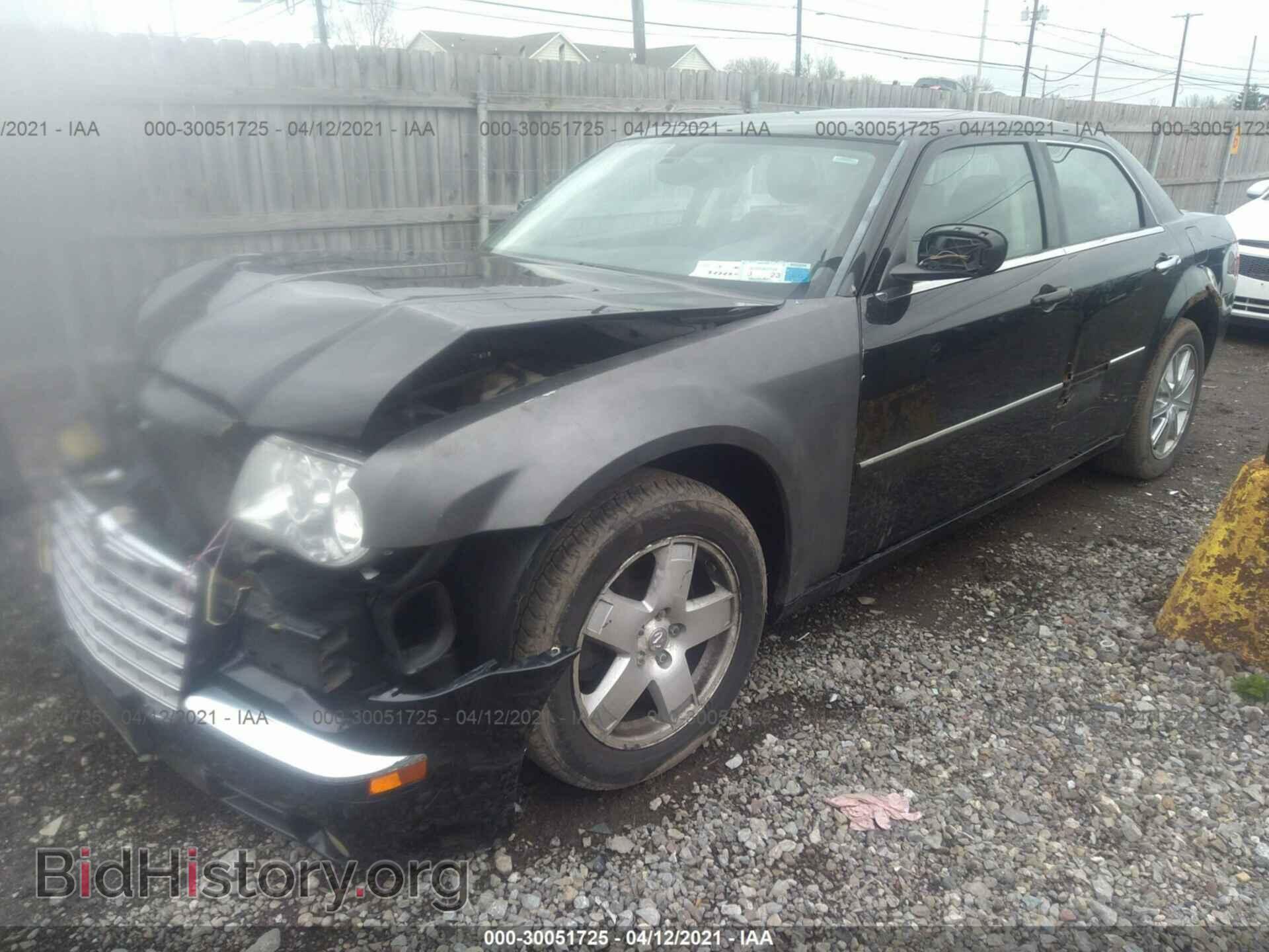 2009 CHRYSLER 300 - VIN: 2C3LK63T69H516487 - Фото 2