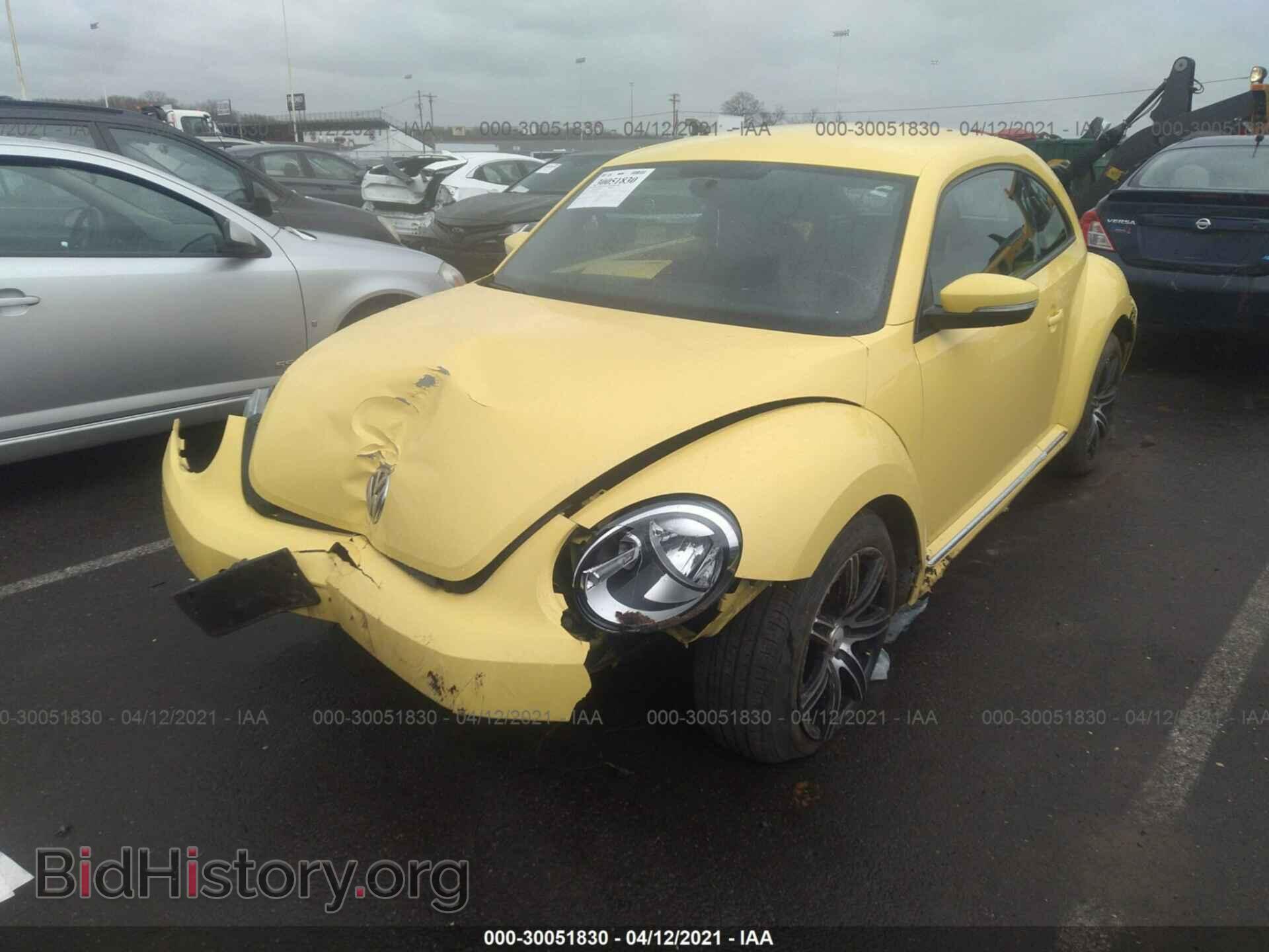 2012 VOLKSWAGEN BEETLE - VIN: 3VWJP7AT9CM618918 - Фото 2