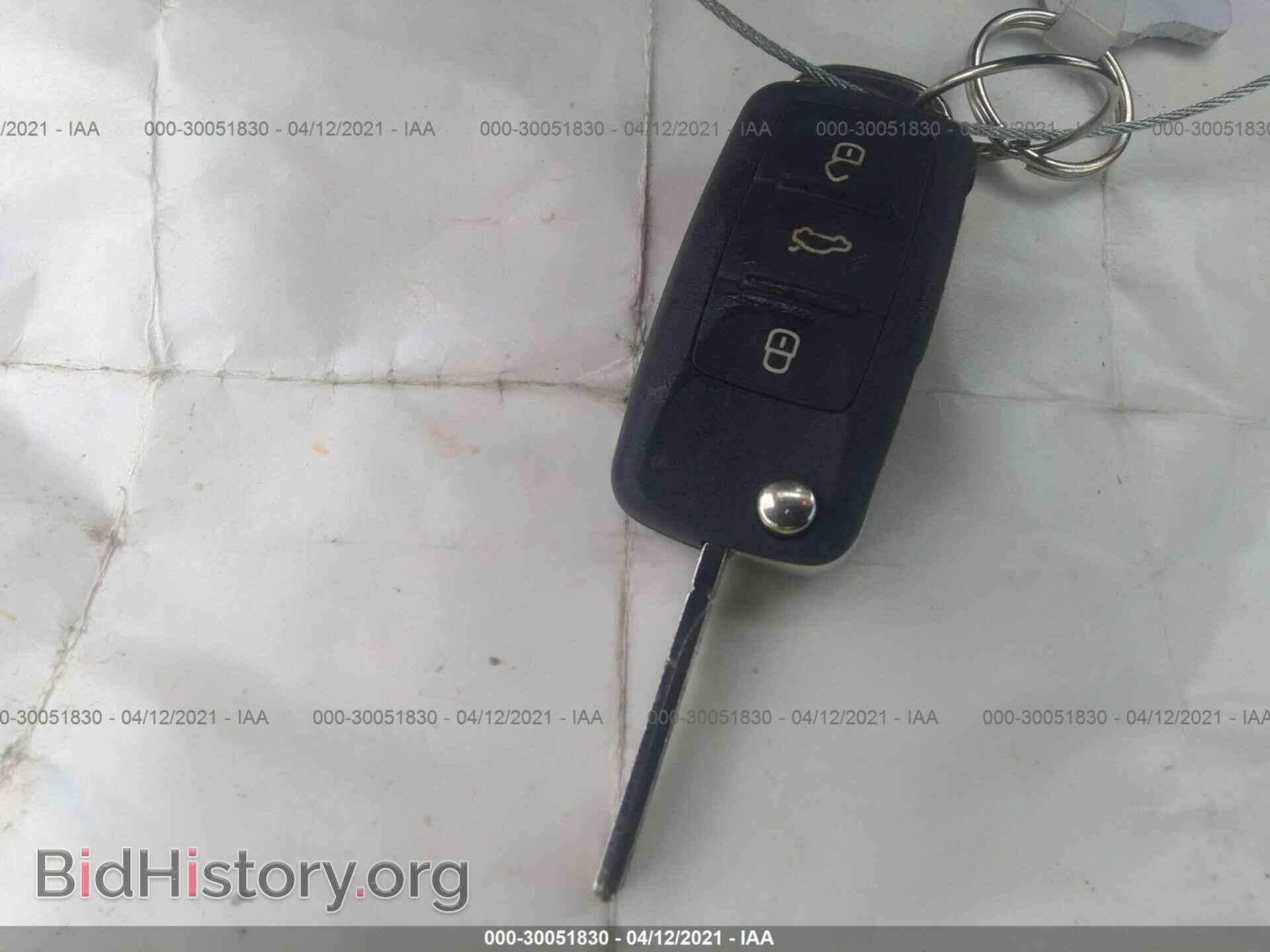 2012 VOLKSWAGEN BEETLE - VIN: 3VWJP7AT9CM618918 - Фото 11