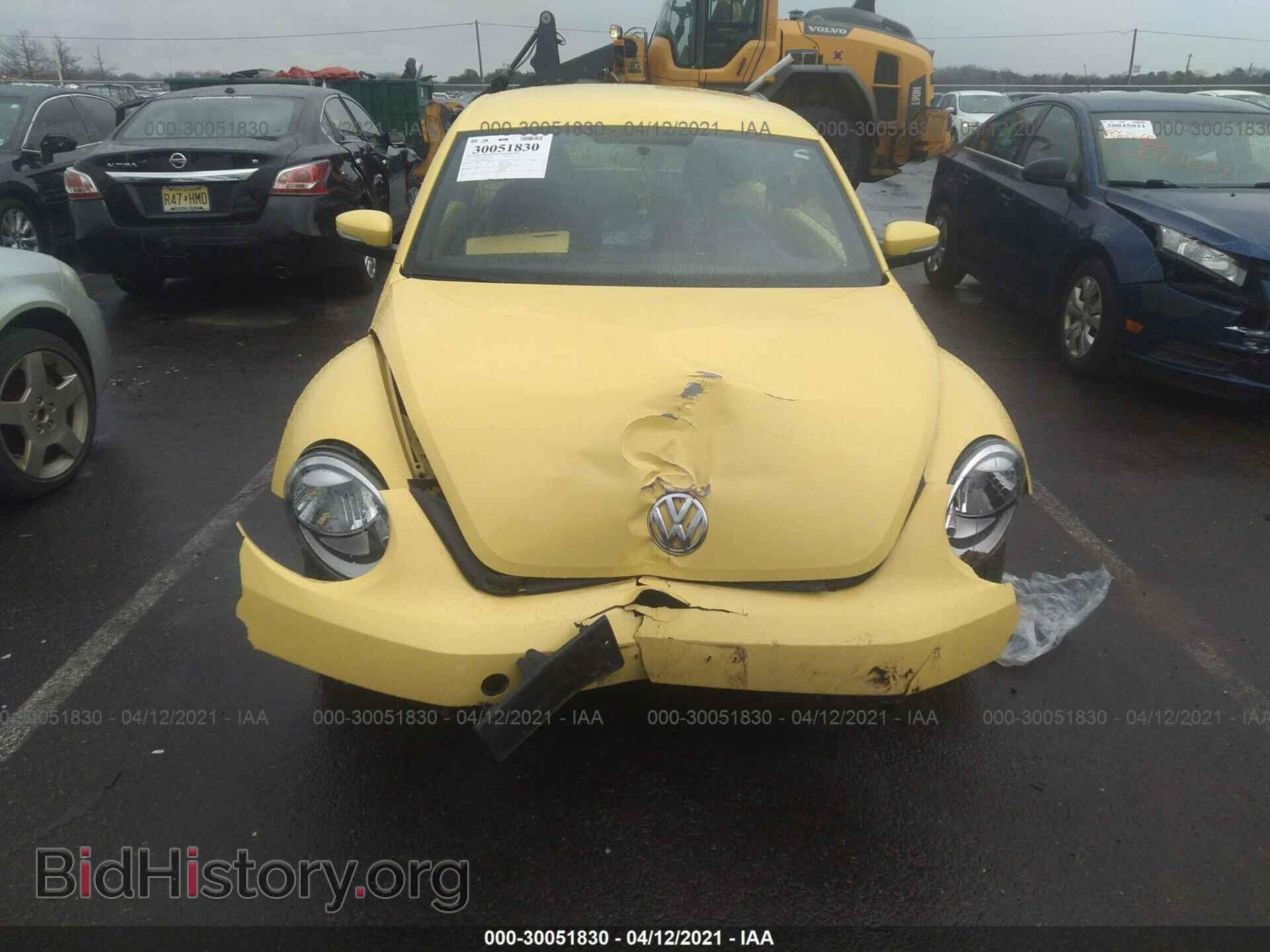 2012 VOLKSWAGEN BEETLE - VIN: 3VWJP7AT9CM618918 - Фото 6