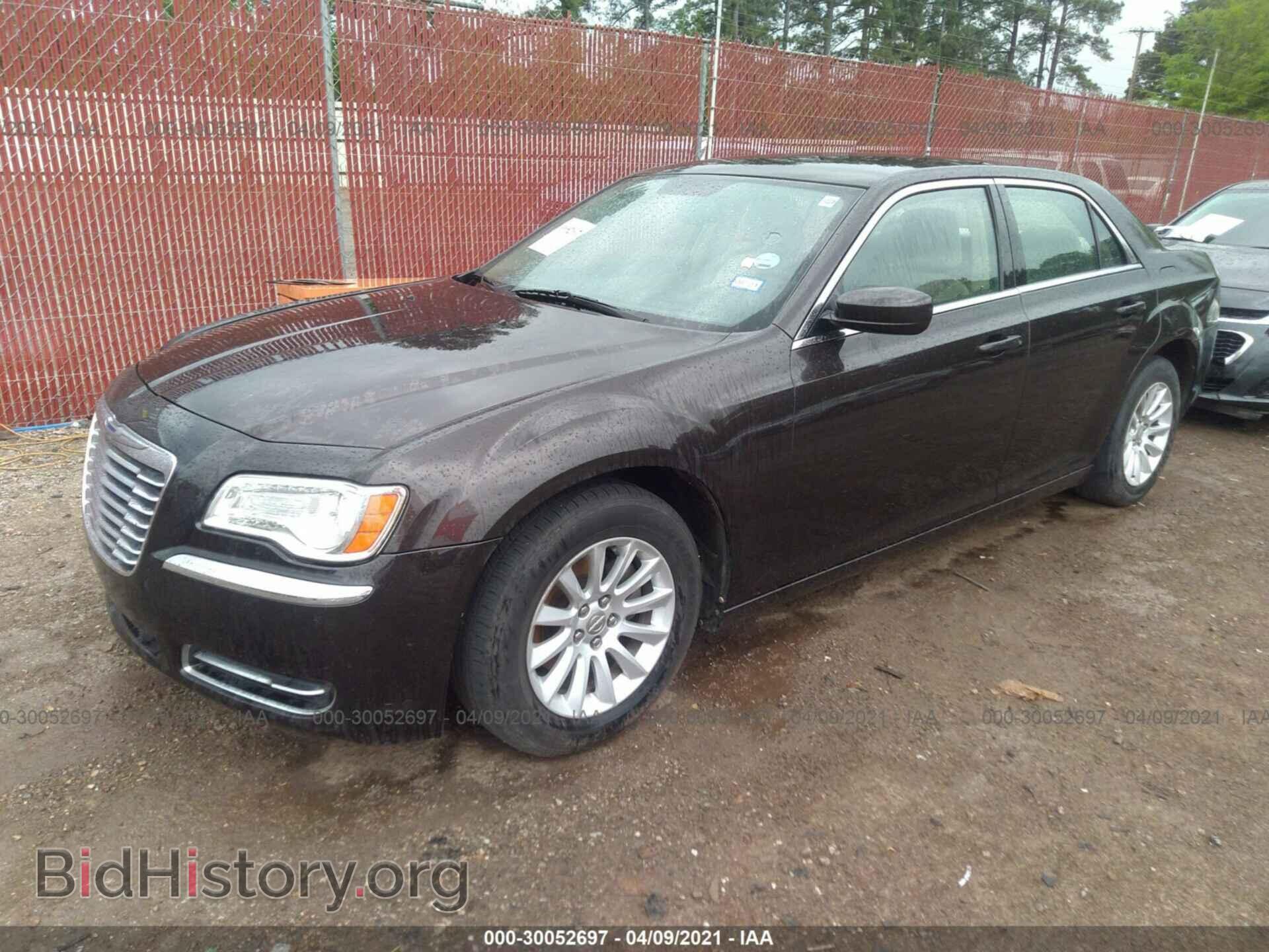 2012 CHRYSLER 300 - VIN: 2C3CCAAG1CH184472 - Photo 2