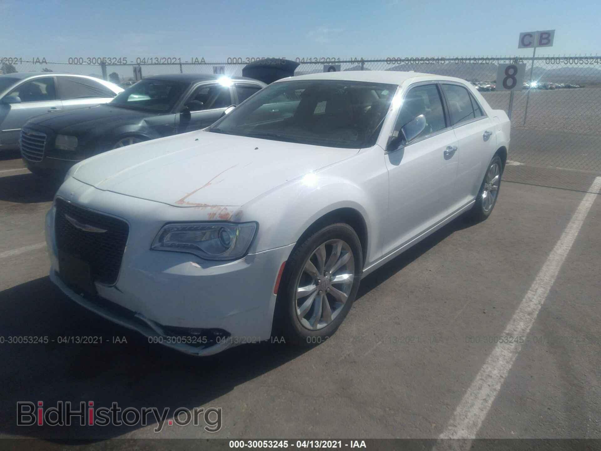 2018 CHRYSLER 300 - VIN: 2C3CCAKG4JH226645 - Фото 2