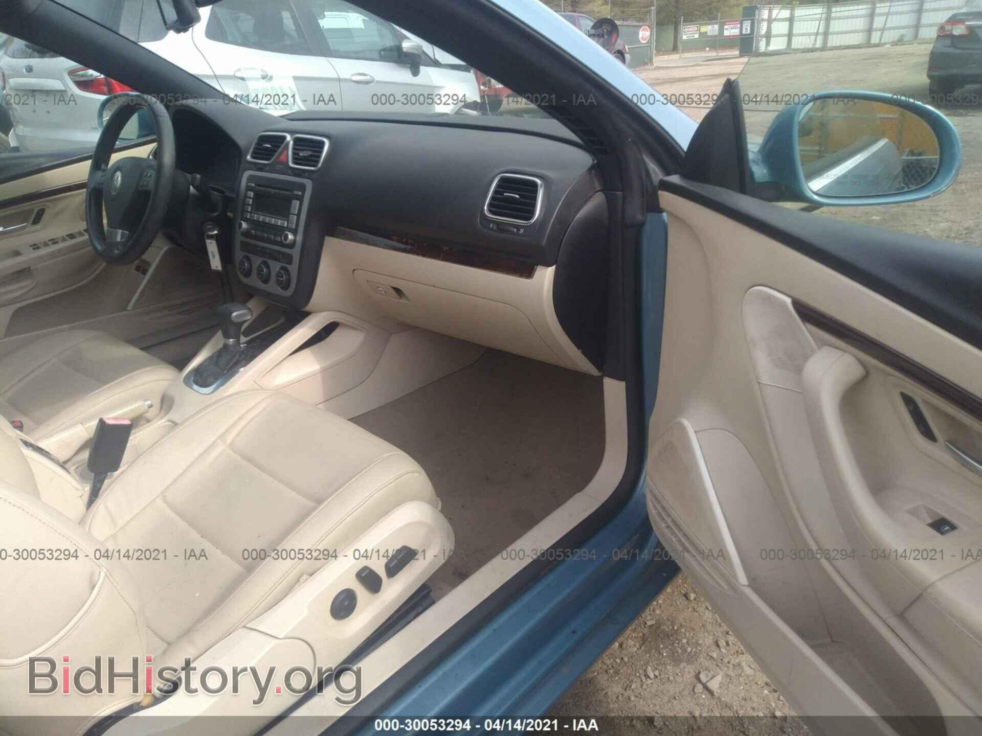 2008 VOLKSWAGEN EOS - VIN: WVWFA71F78V050623 - Фото 5