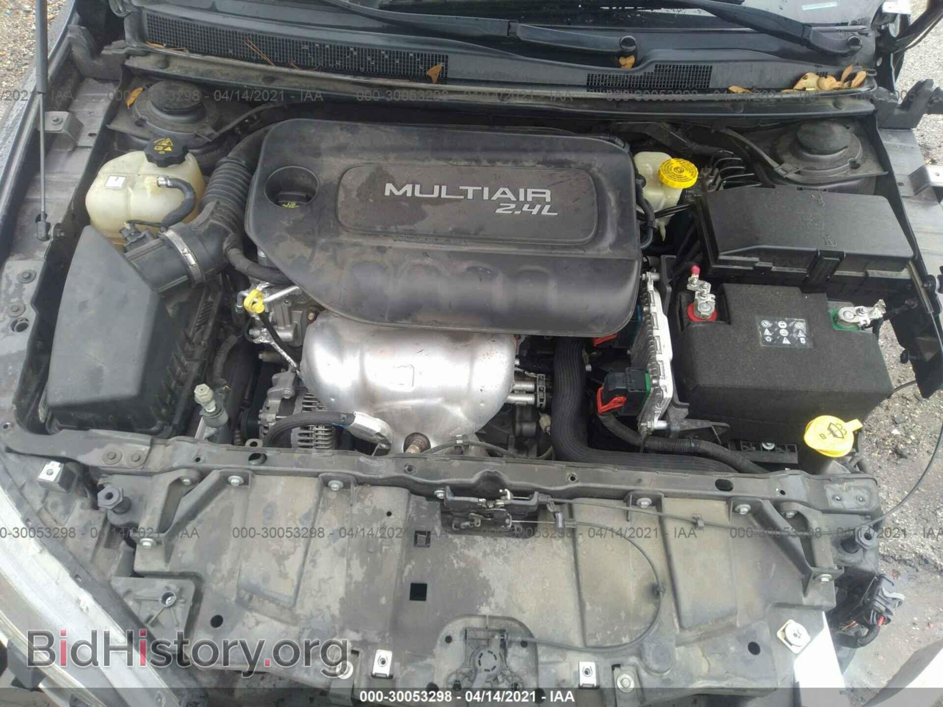 2015 CHRYSLER 200 - VIN: 1C3CCCAB5FN748703 - Фото 10