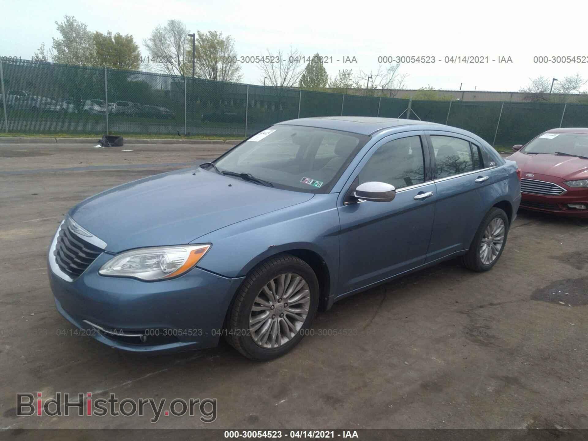 2011 CHRYSLER 200 - VIN: 1C3BC2FG5BN569033 - Фото 2